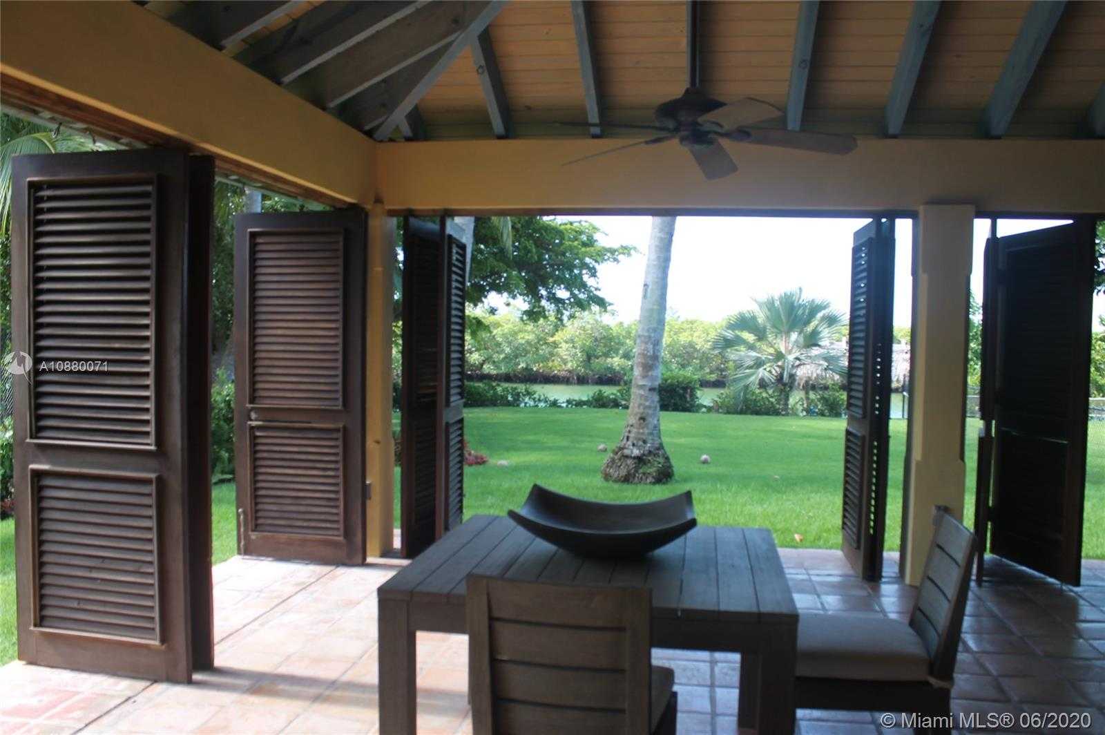 Small Image of 960 HARBOR BLVD, Key Biscayne Number 10