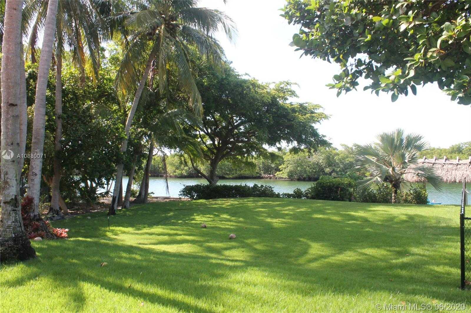 Small Image of 960 HARBOR BLVD, Key Biscayne Number 11