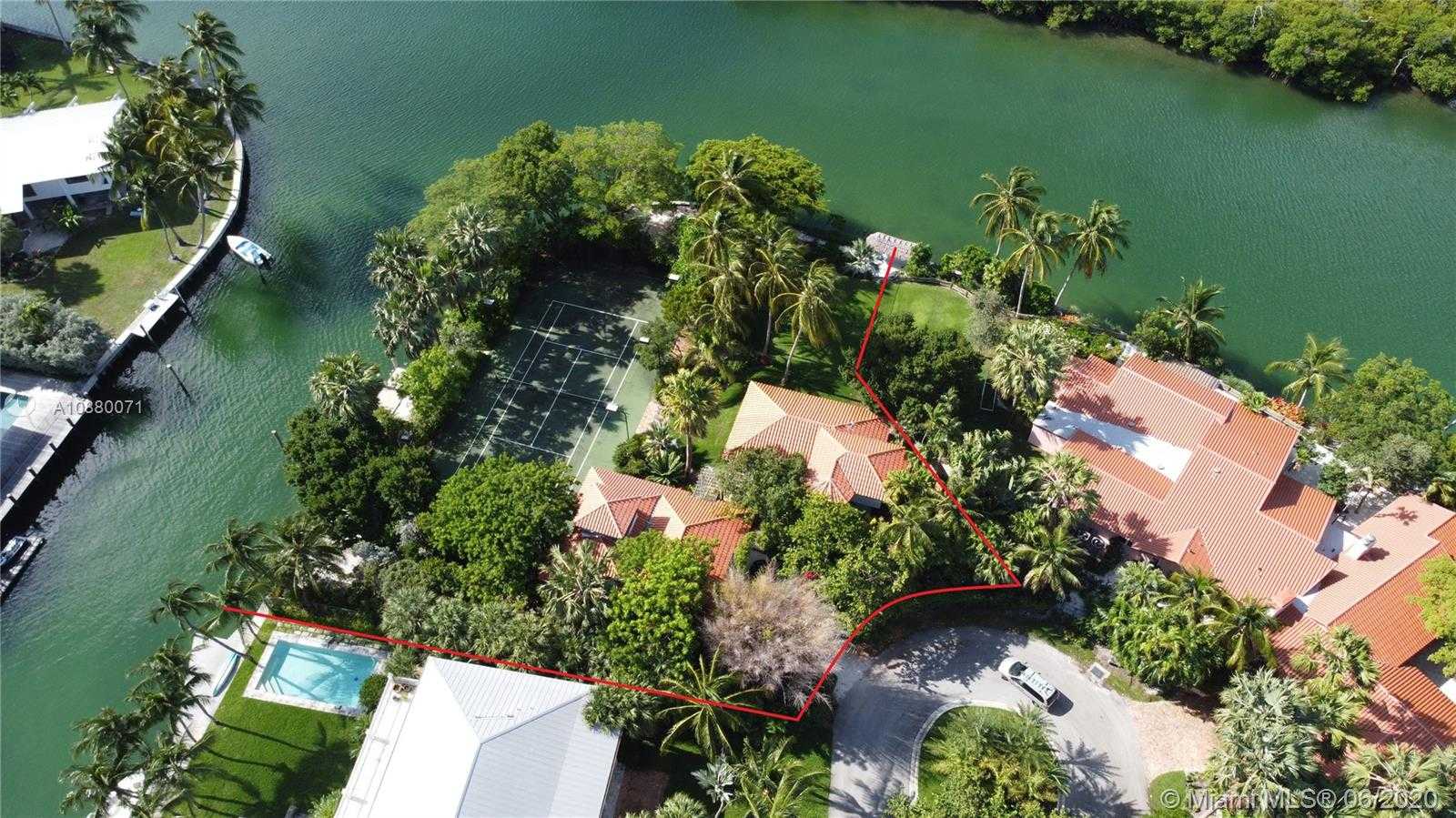 Small Image of 960 HARBOR BLVD, Key Biscayne Number 2