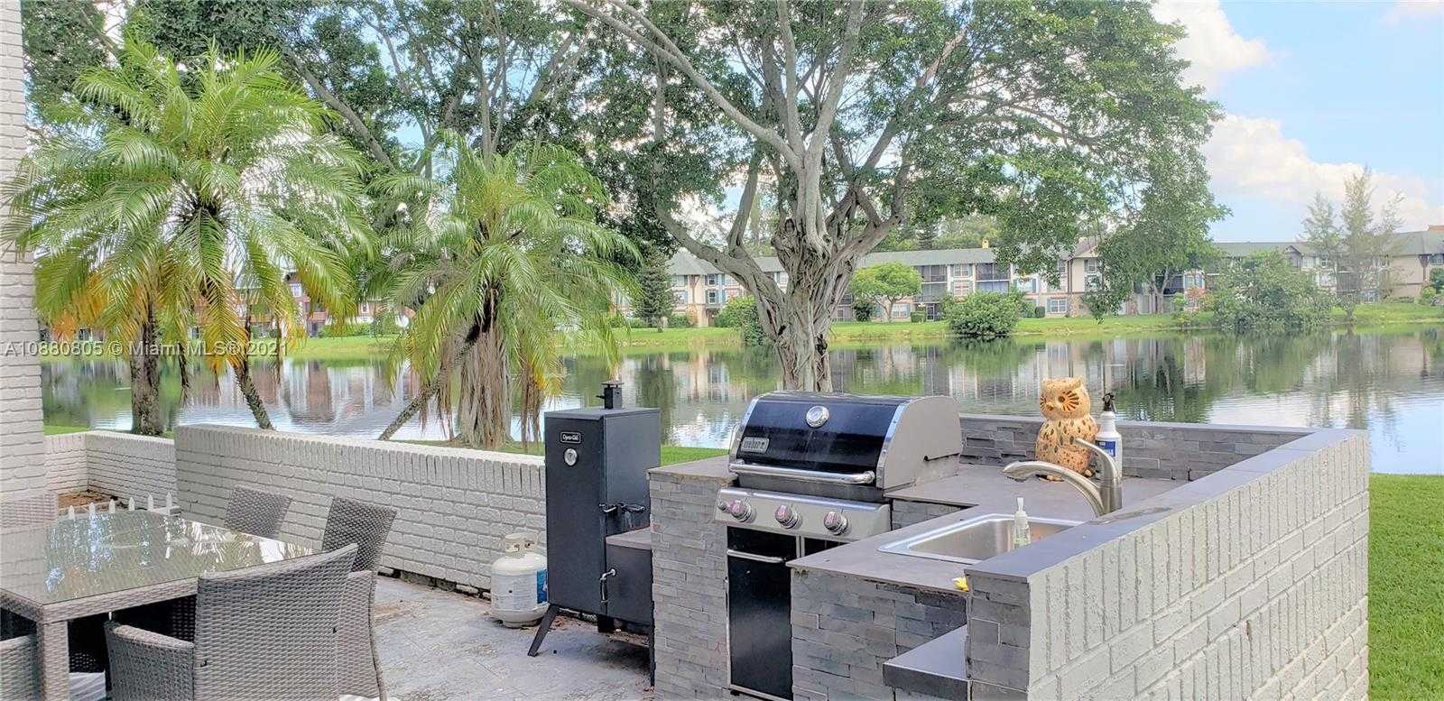 Small Image of 3425 WILLOW WOOD RD, Lauderhill Number 3