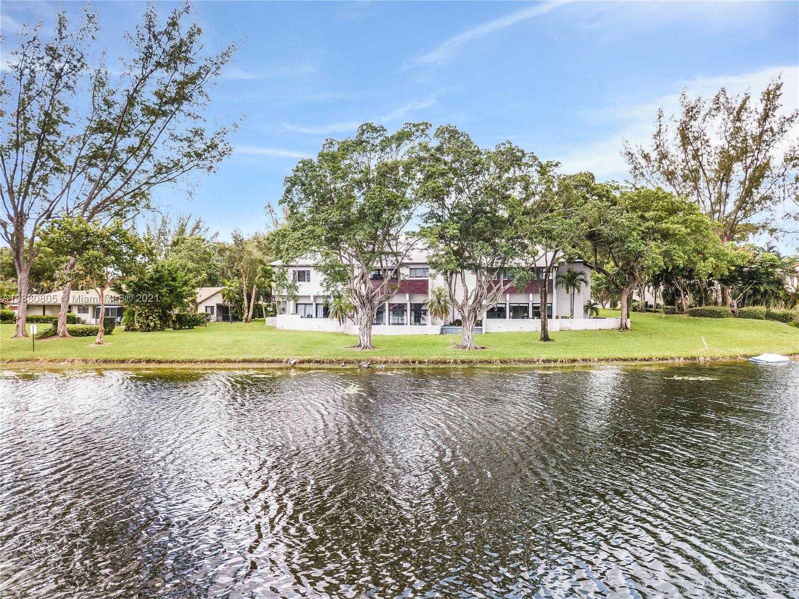 Small Image of 3425 WILLOW WOOD RD, Lauderhill Number 5