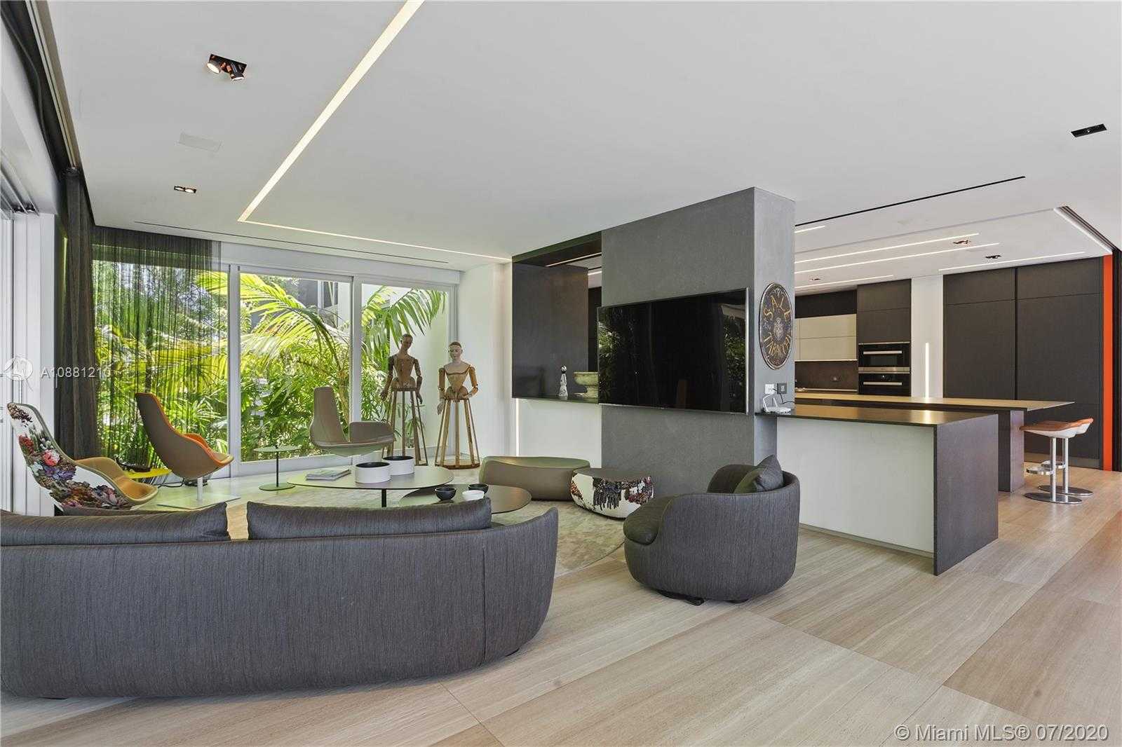 Small Image of 370 SOUTH HIBISCUS DR, Miami Beach Number 10