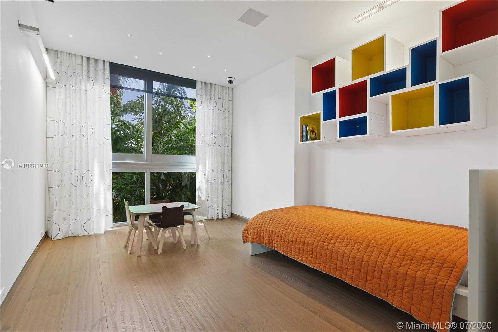 Small Image of 370 SOUTH HIBISCUS DR, Miami Beach Number 14