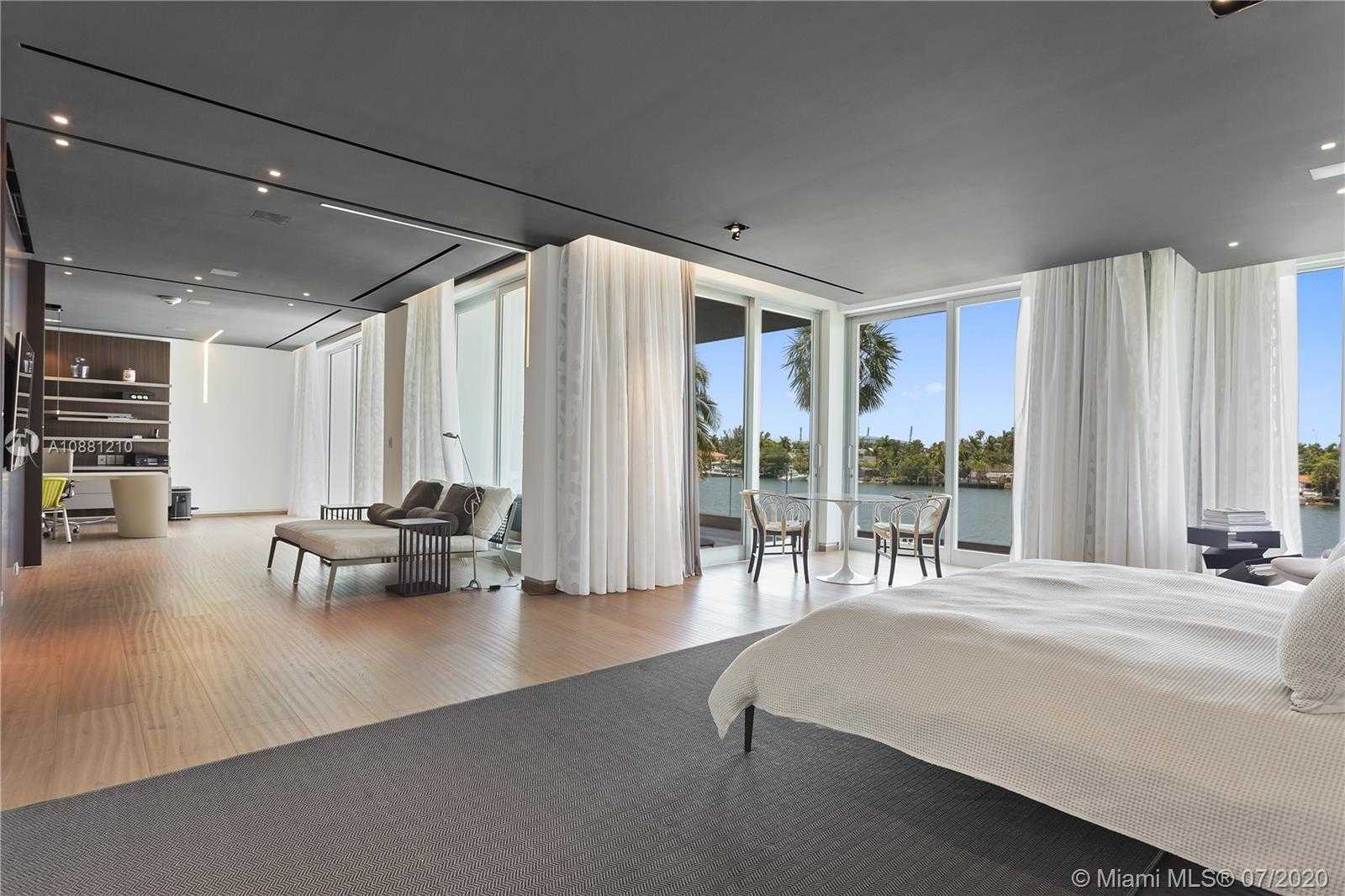 Small Image of 370 SOUTH HIBISCUS DR, Miami Beach Number 16