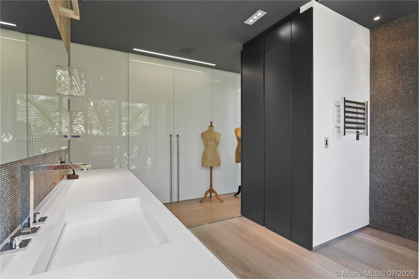 Small Image of 370 SOUTH HIBISCUS DR, Miami Beach Number 17