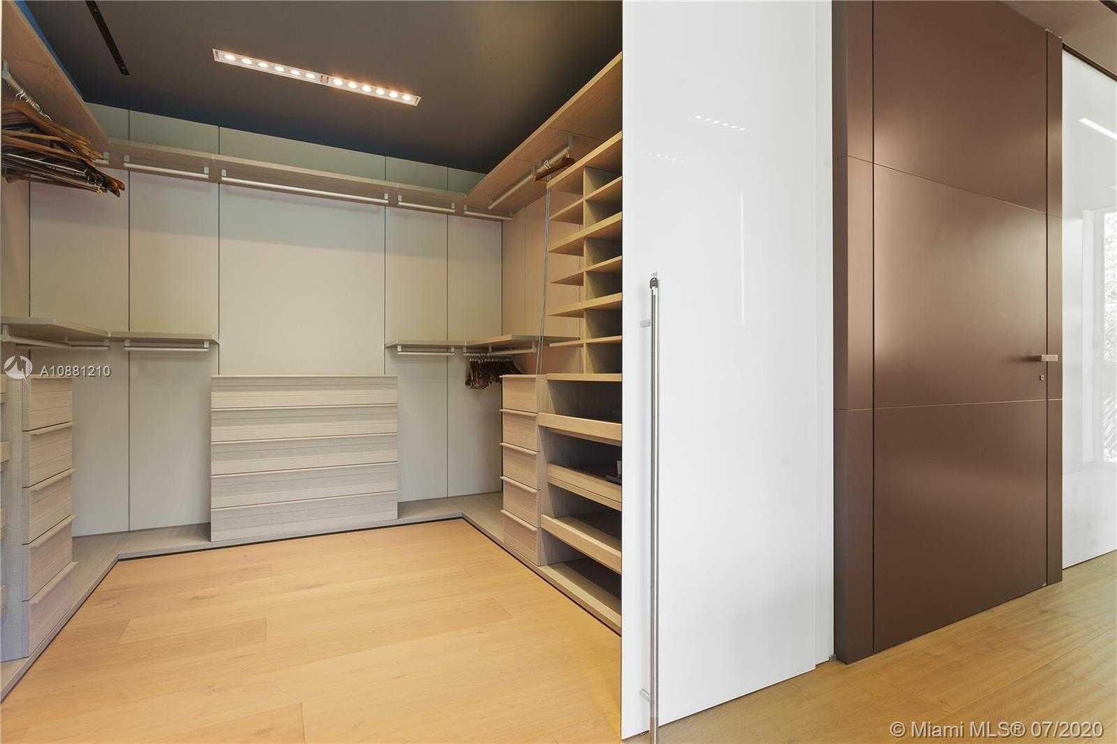 Small Image of 370 SOUTH HIBISCUS DR, Miami Beach Number 19