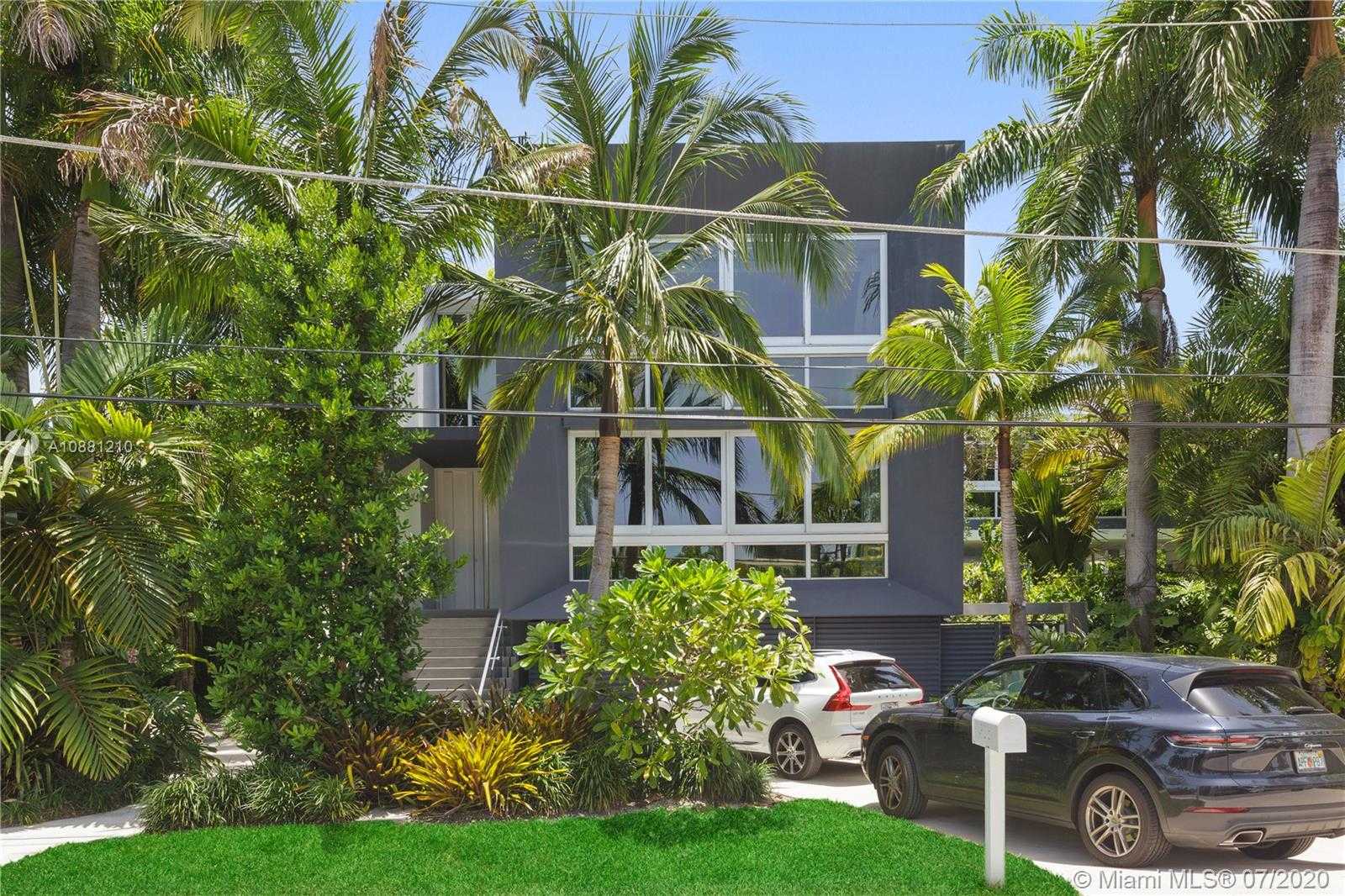 Small Image of 370 SOUTH HIBISCUS DR, Miami Beach Number 2