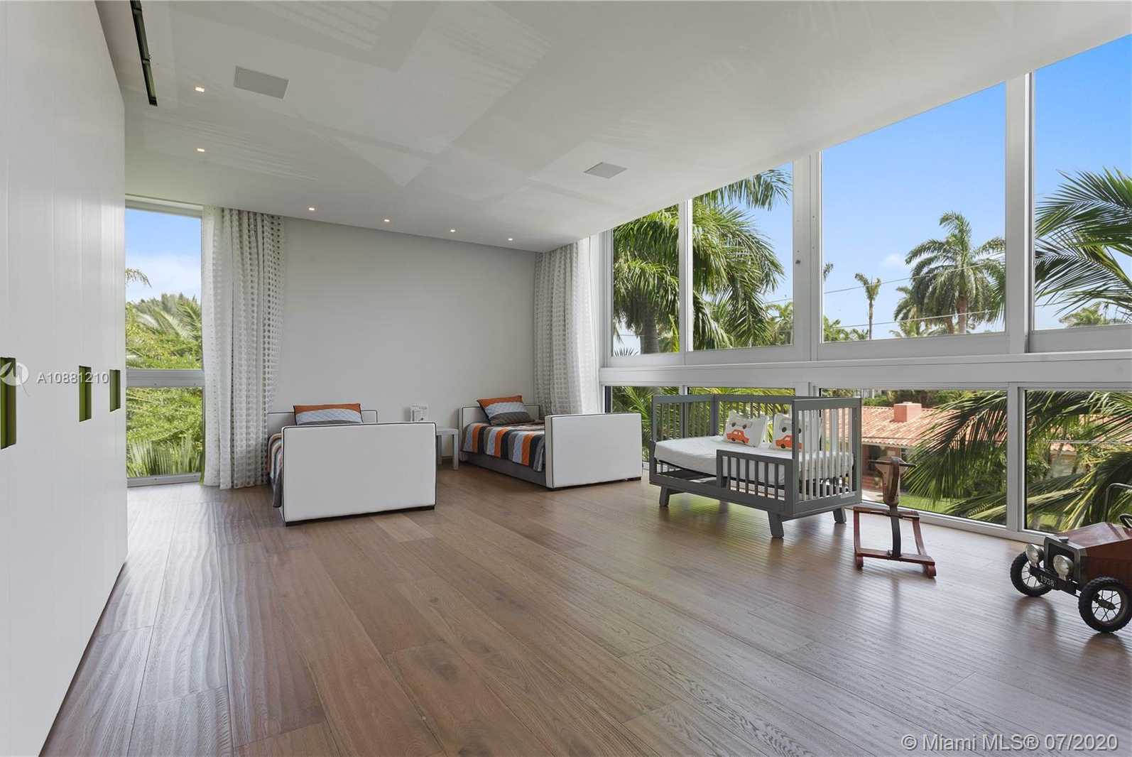 Small Image of 370 SOUTH HIBISCUS DR, Miami Beach Number 20