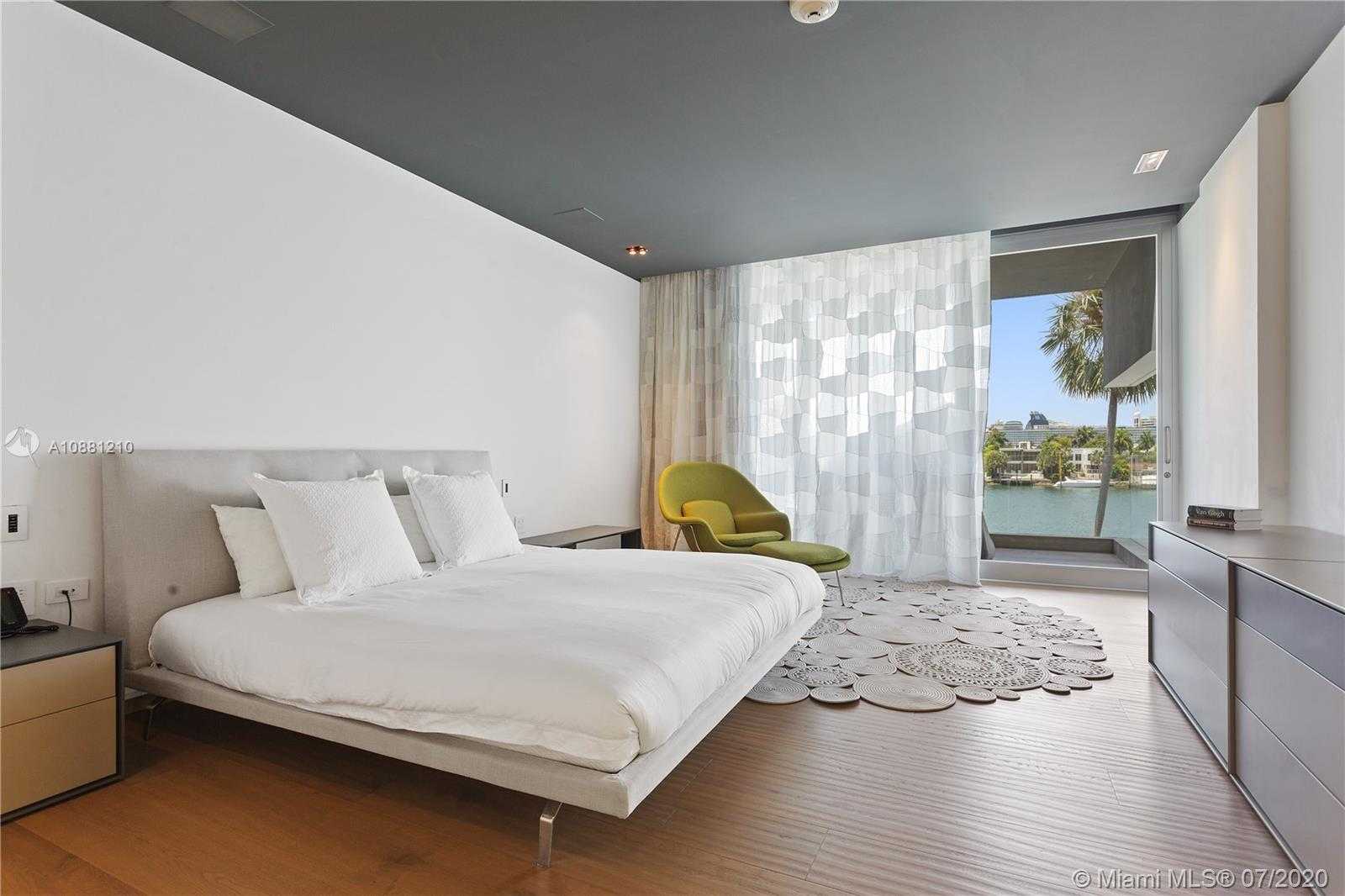 Small Image of 370 SOUTH HIBISCUS DR, Miami Beach Number 22