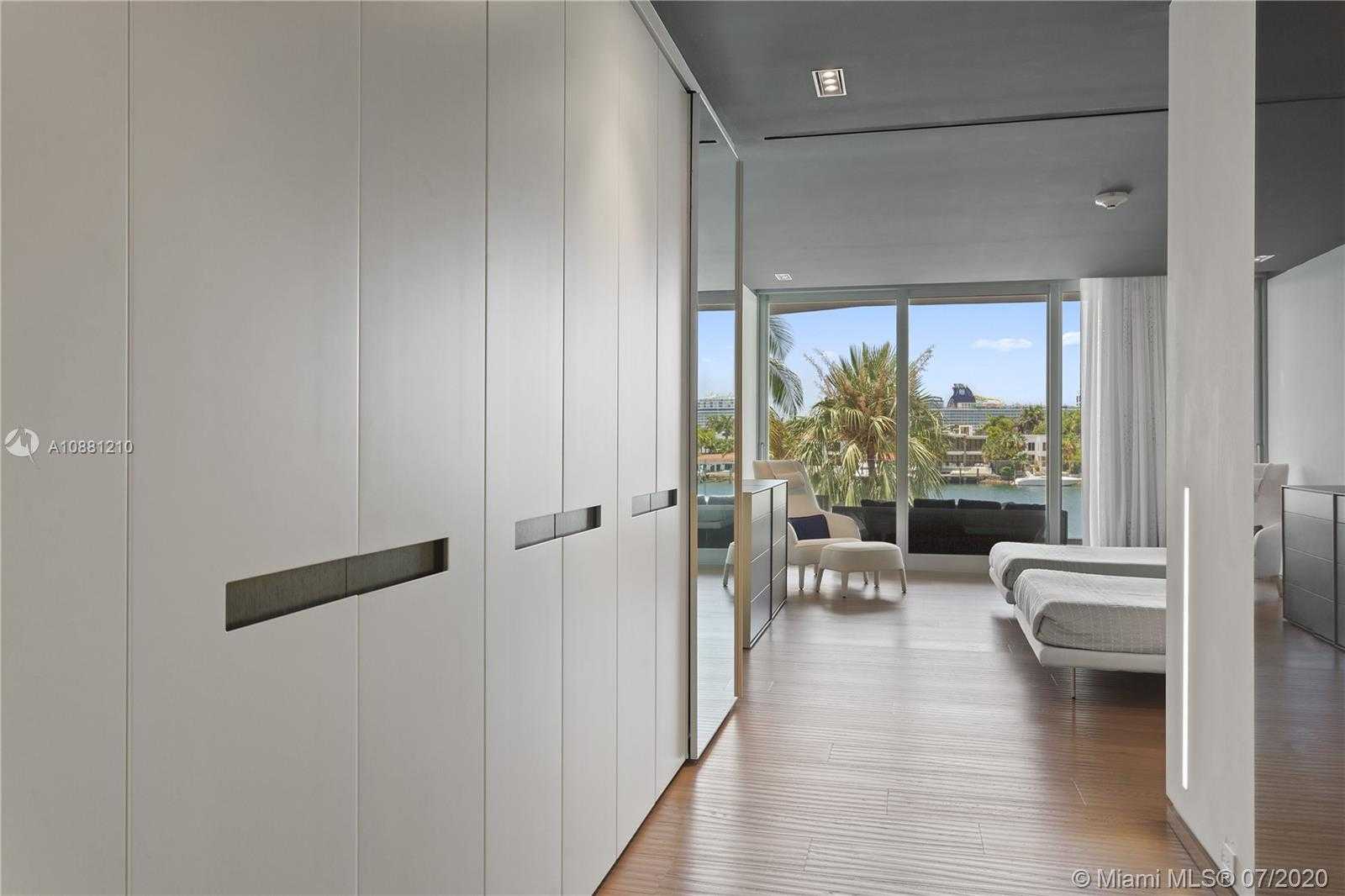 Small Image of 370 SOUTH HIBISCUS DR, Miami Beach Number 23
