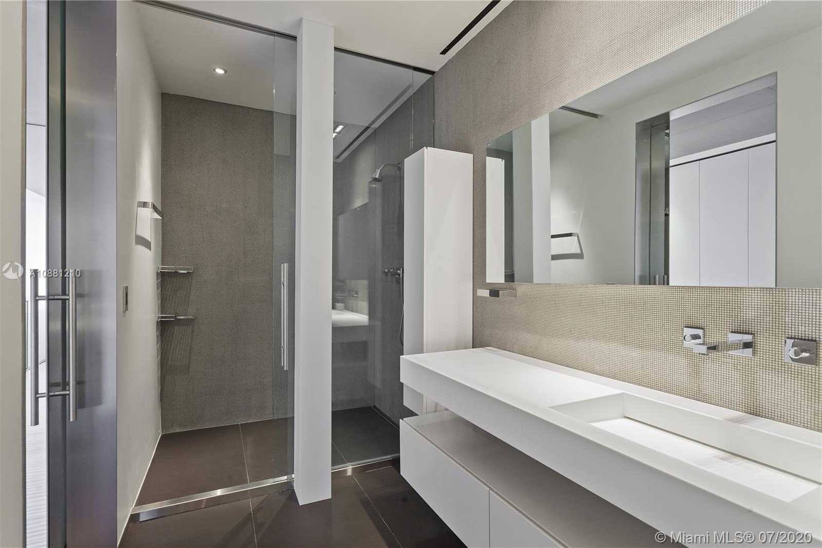 Small Image of 370 SOUTH HIBISCUS DR, Miami Beach Number 24