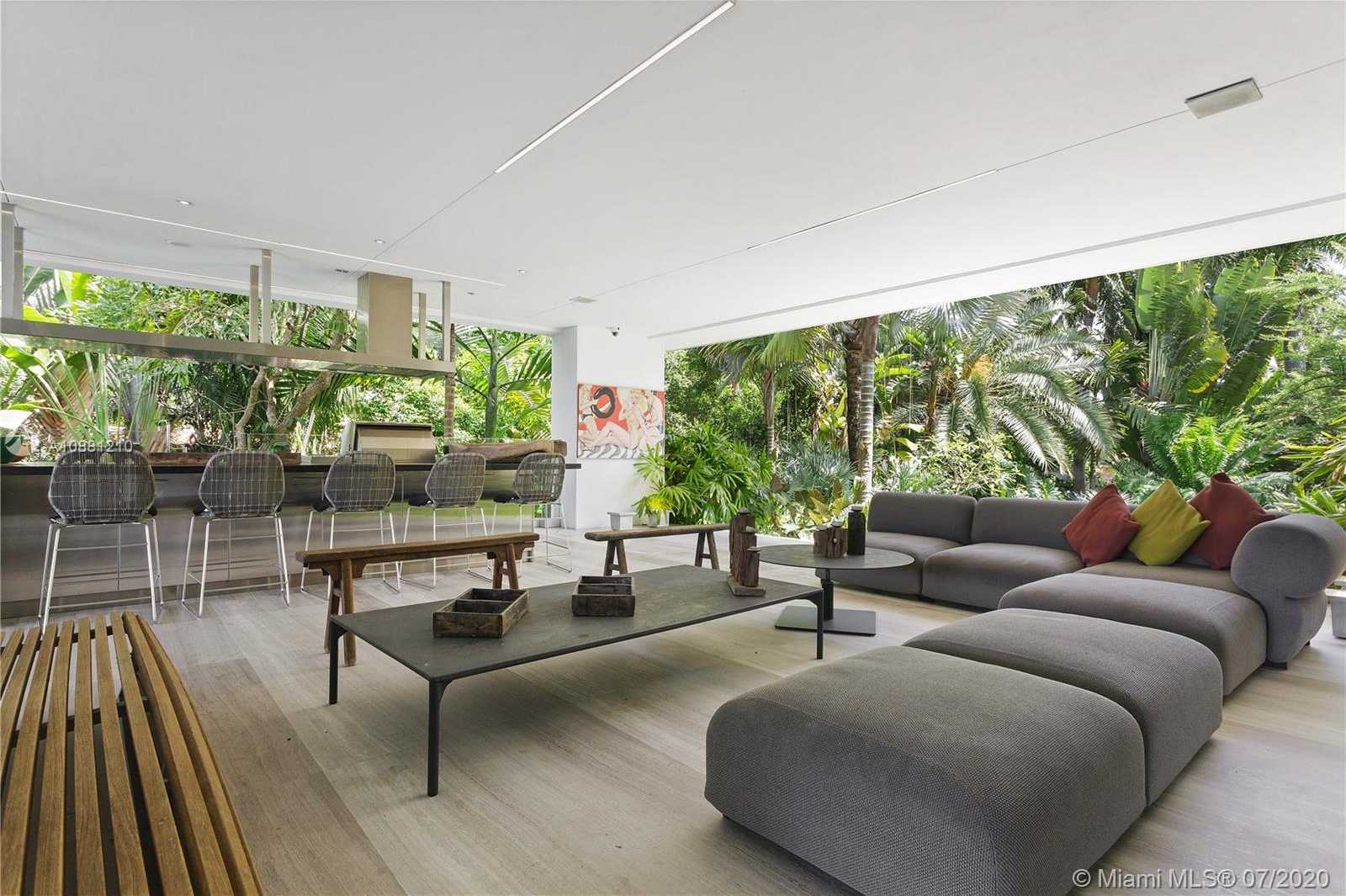 Small Image of 370 SOUTH HIBISCUS DR, Miami Beach Number 32