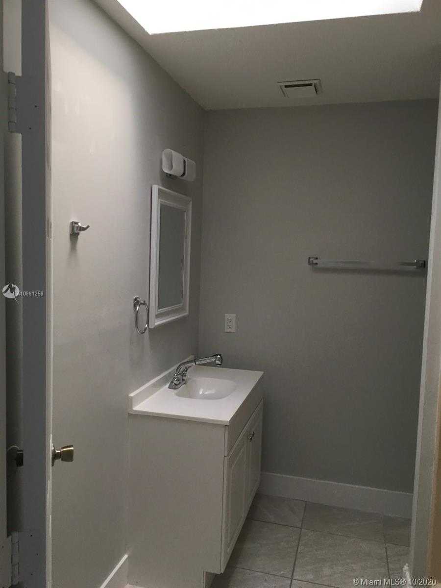 Small Image of 7505 FORT WALTON, Fort Pierce Number 12