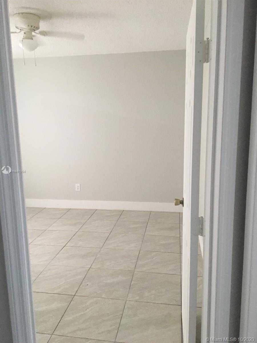 Small Image of 7505 FORT WALTON, Fort Pierce Number 24