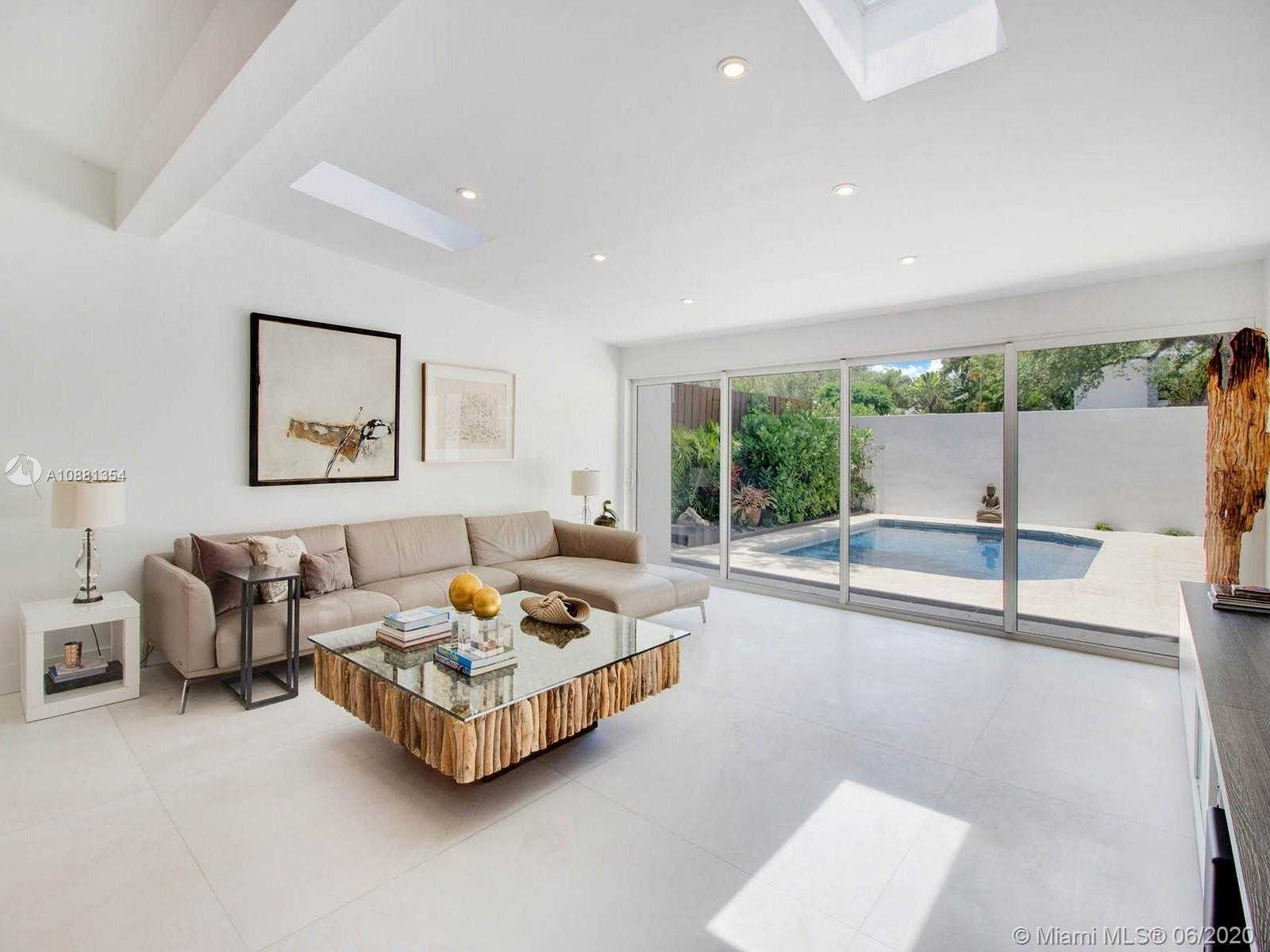 Small Image of 3220 CALUSA STREET, Coconut Grove Number 13