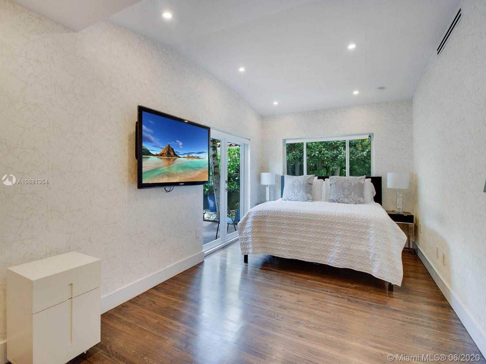 Small Image of 3220 CALUSA STREET, Coconut Grove Number 15