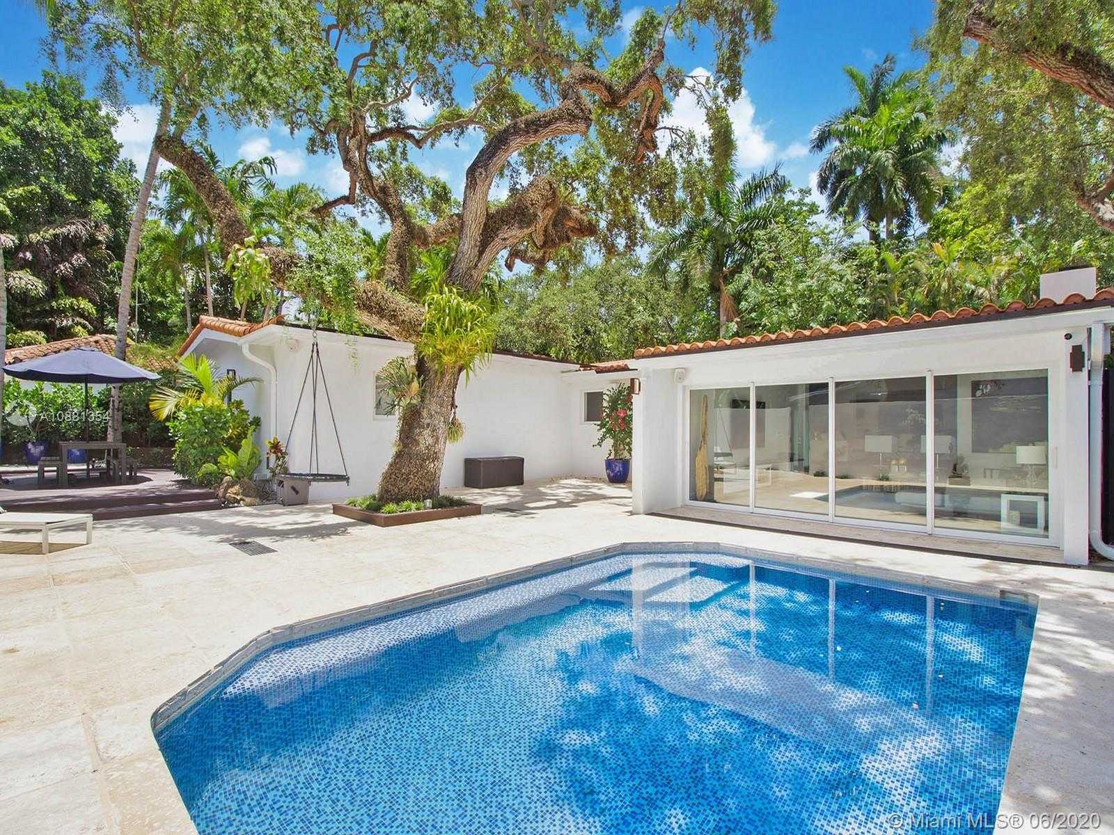 Small Image of 3220 CALUSA STREET, Coconut Grove Number 2
