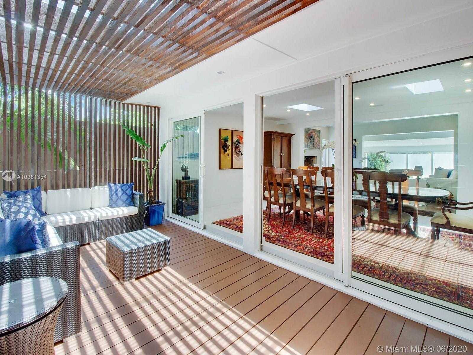 Small Image of 3220 CALUSA STREET, Coconut Grove Number 21