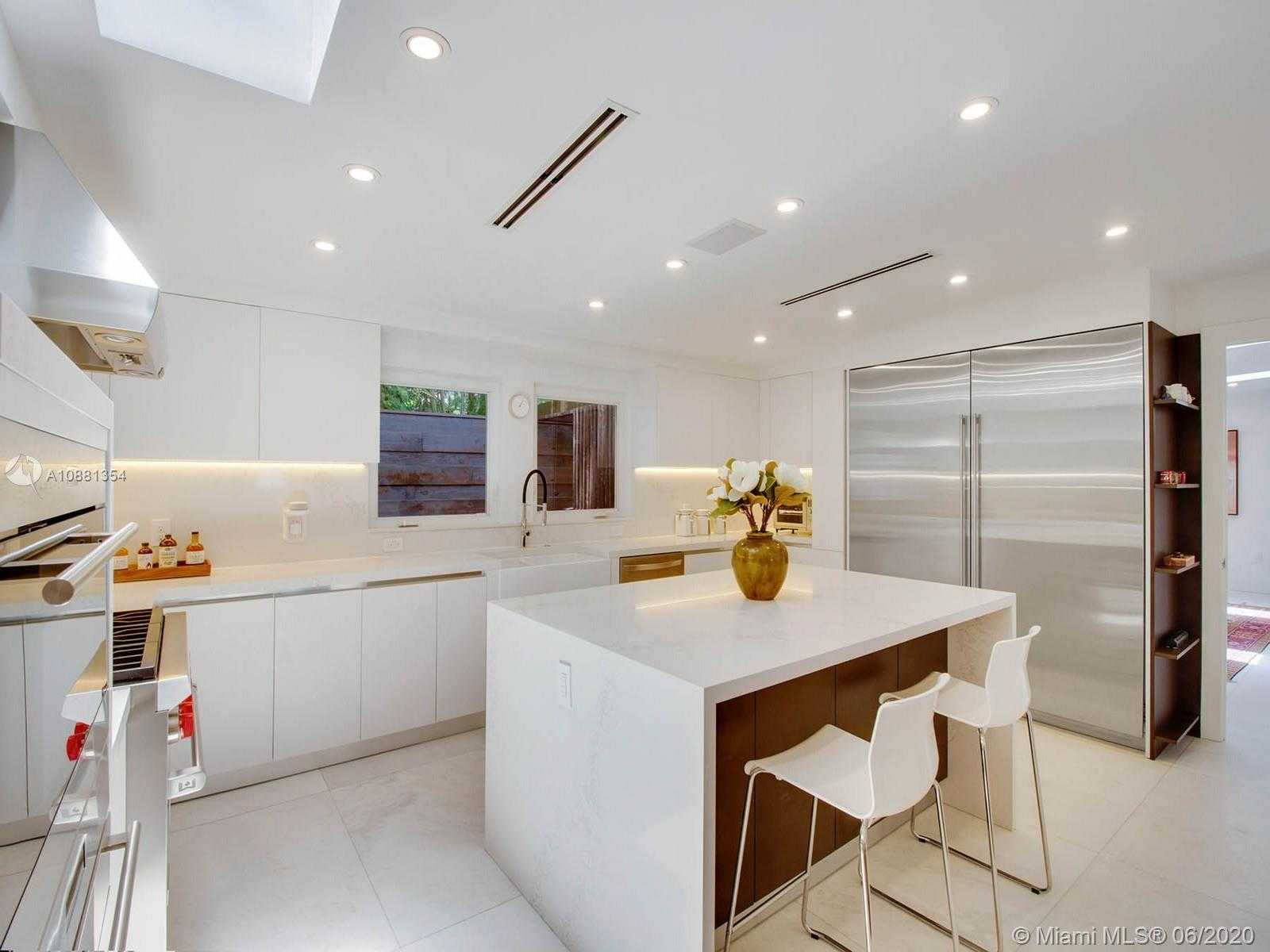 Small Image of 3220 CALUSA STREET, Coconut Grove Number 9