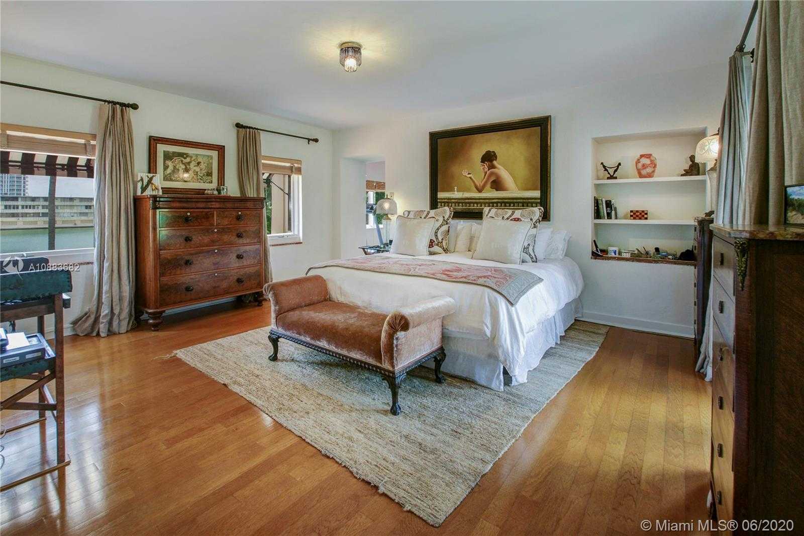 Small Image of 6525 ALLISON RD, Miami Beach Number 14