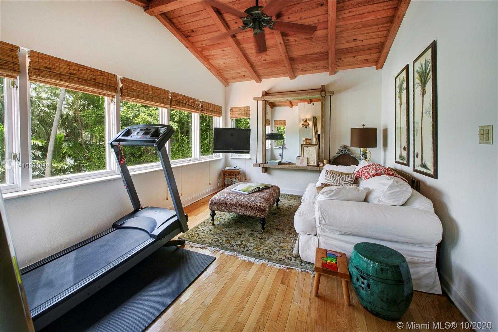 Small Image of 6525 ALLISON RD, Miami Beach Number 16