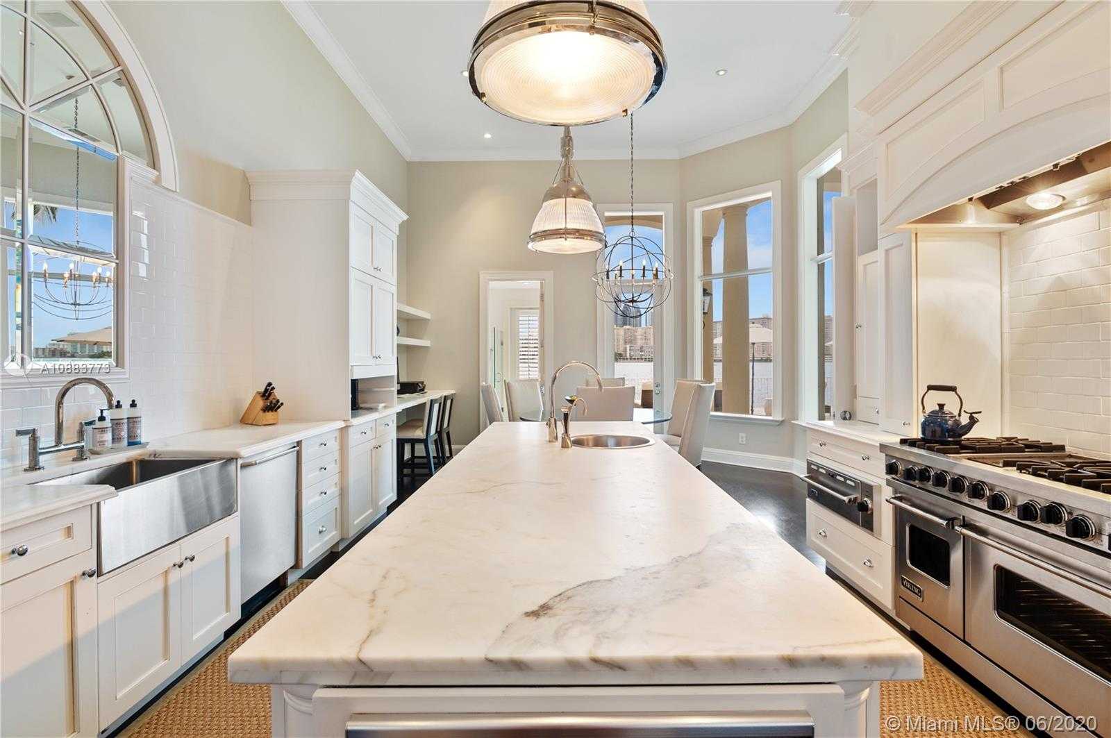 Small Image of 4028 ISLAND ESTATES DR, Aventura Number 18