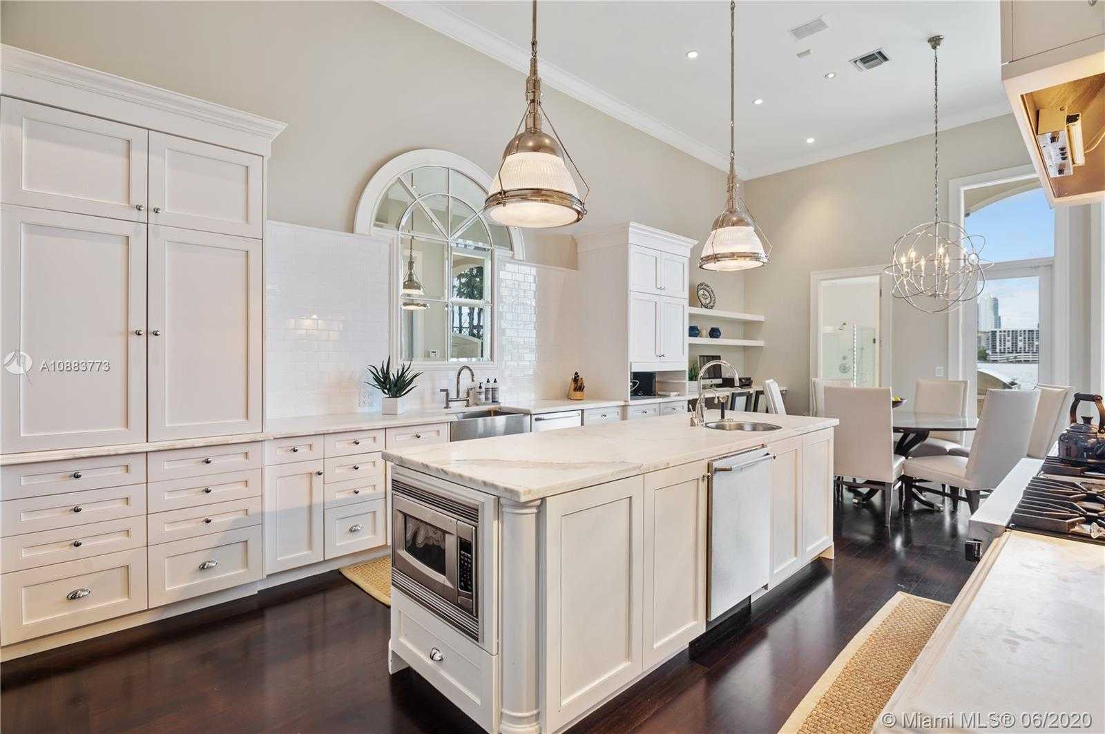 Small Image of 4028 ISLAND ESTATES DR, Aventura Number 19