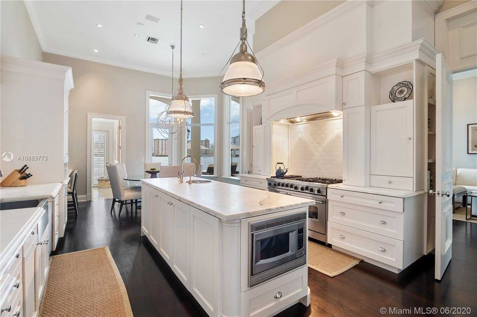 Small Image of 4028 ISLAND ESTATES DR, Aventura Number 20