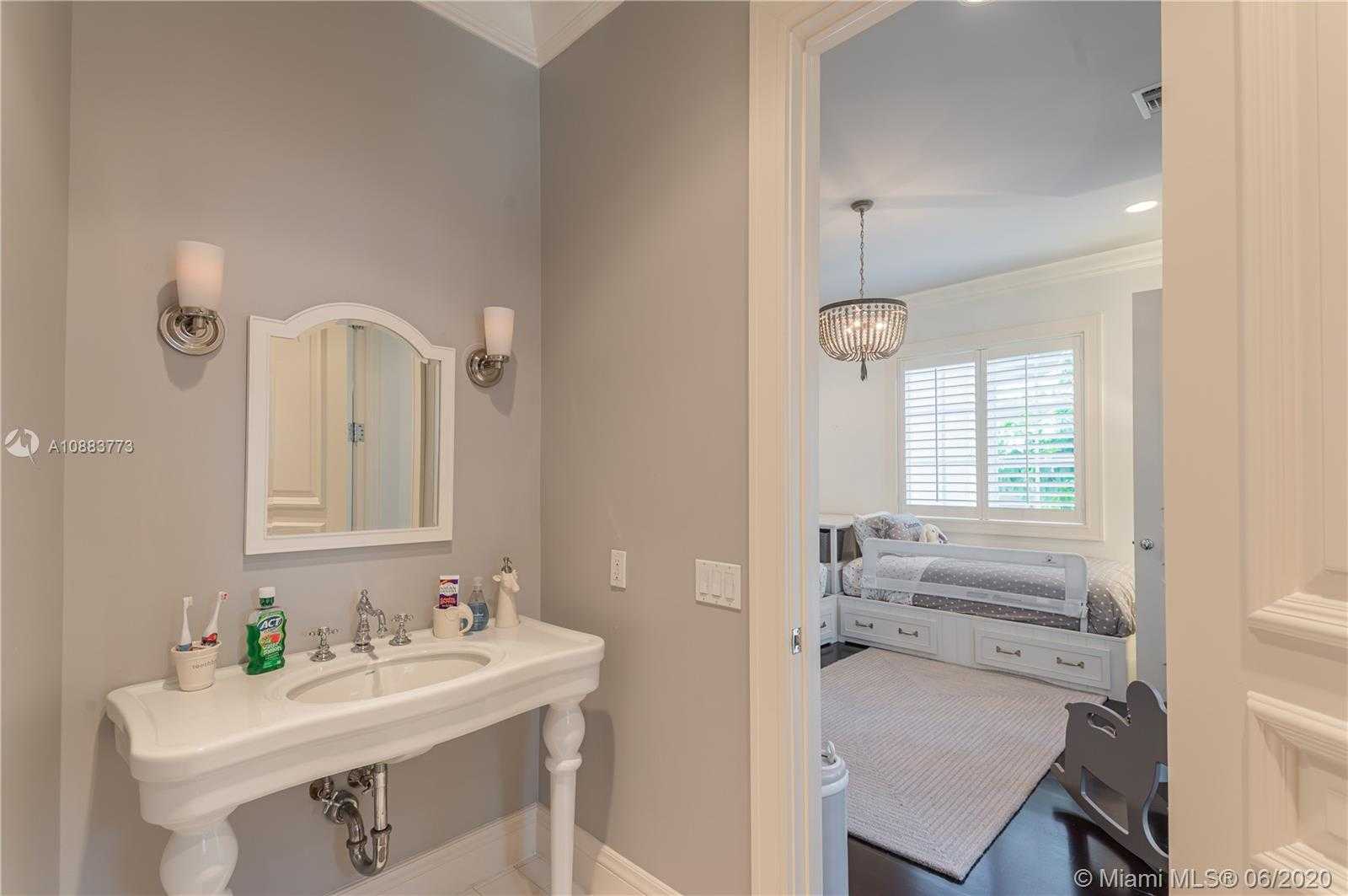 Small Image of 4028 ISLAND ESTATES DR, Aventura Number 29