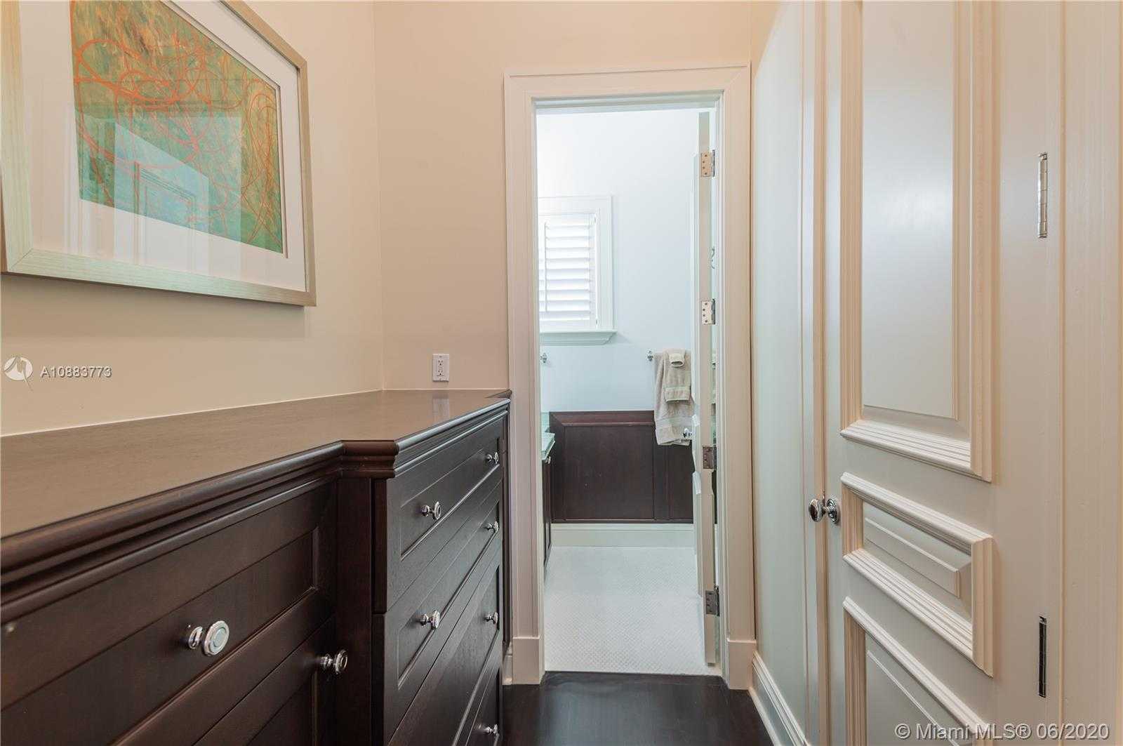 Small Image of 4028 ISLAND ESTATES DR, Aventura Number 32
