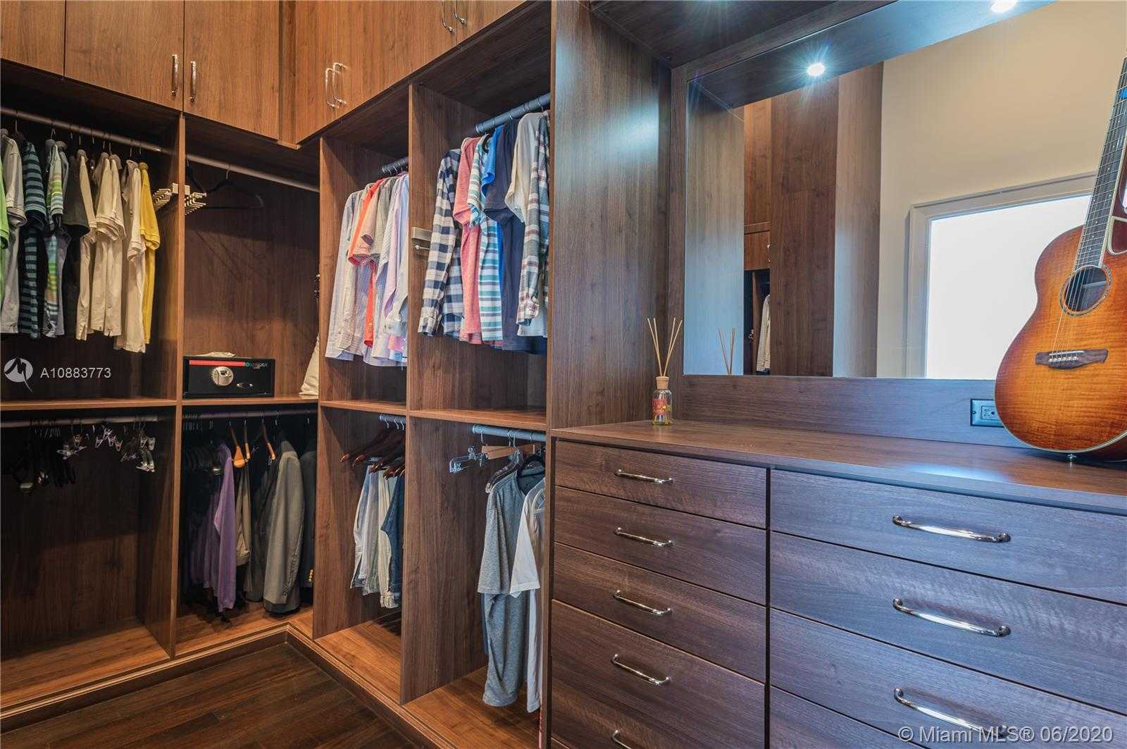Small Image of 4028 ISLAND ESTATES DR, Aventura Number 42