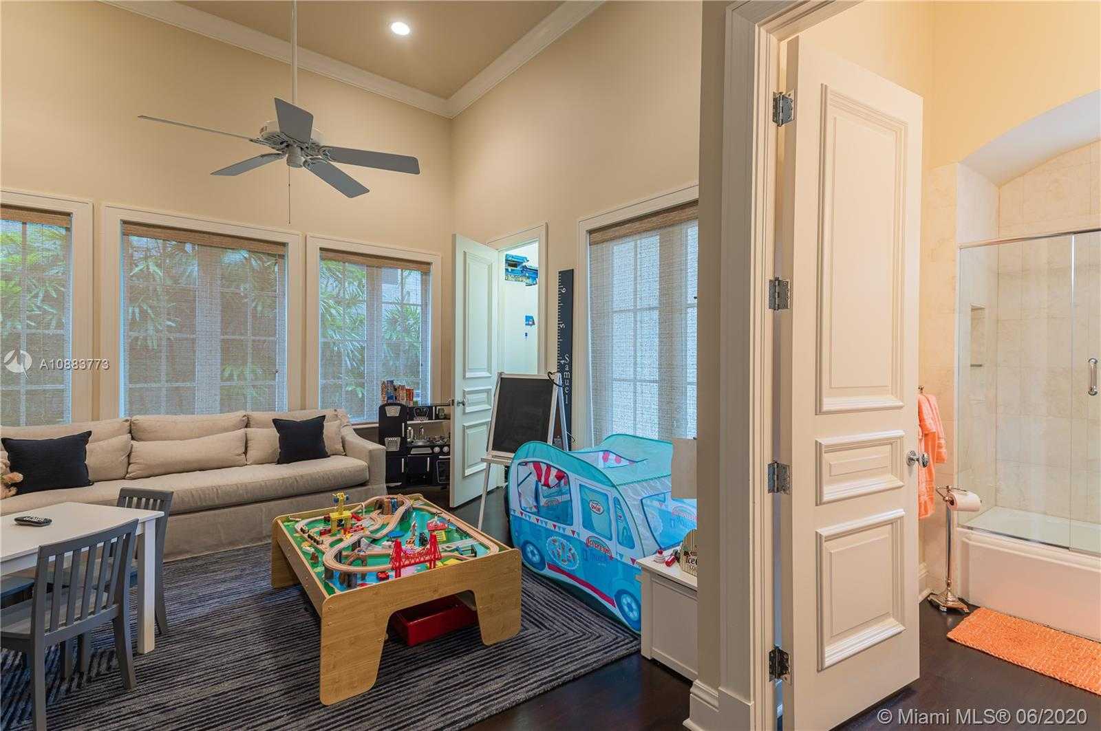 Small Image of 4028 ISLAND ESTATES DR, Aventura Number 6