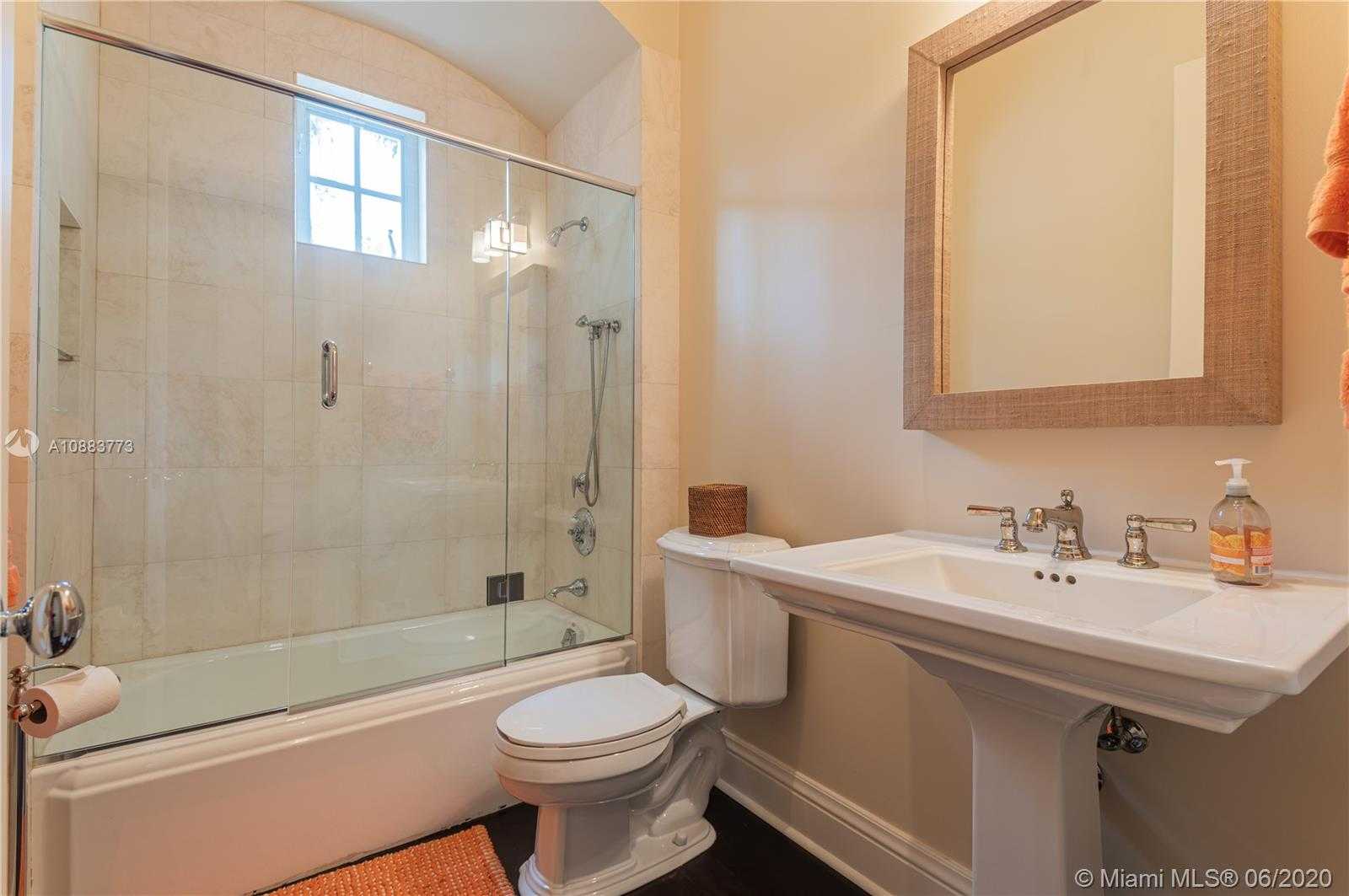 Small Image of 4028 ISLAND ESTATES DR, Aventura Number 7