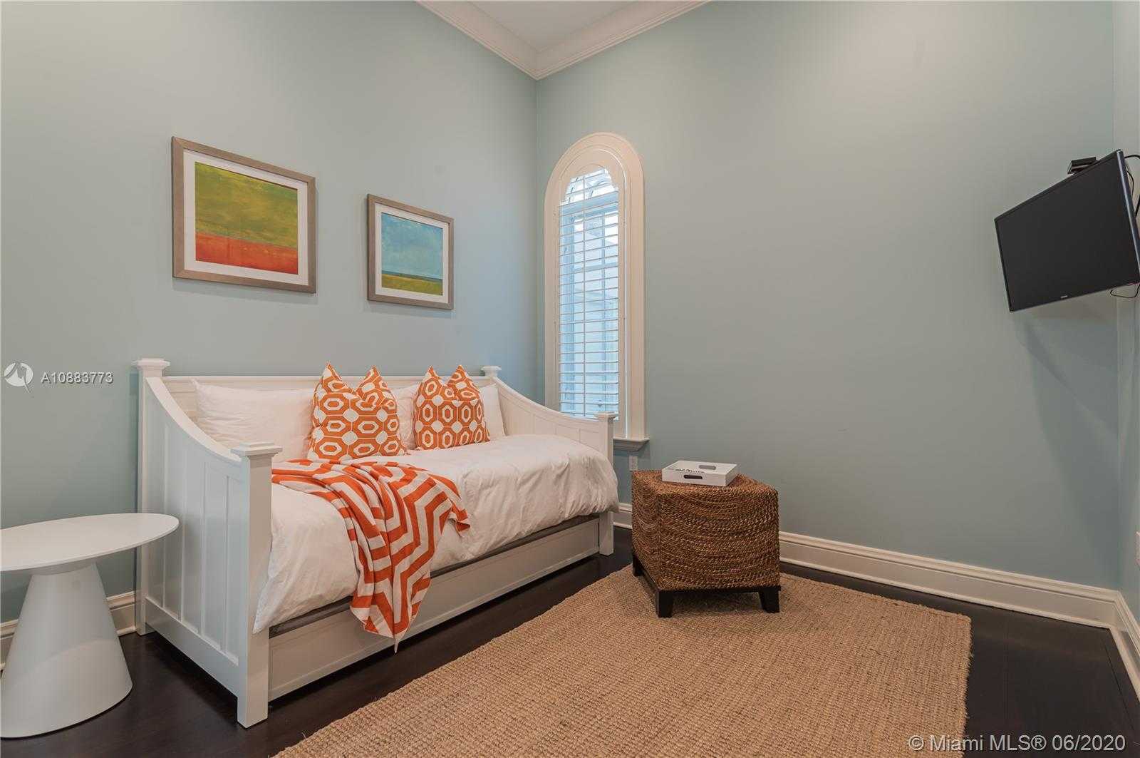 Small Image of 4028 ISLAND ESTATES DR, Aventura Number 8