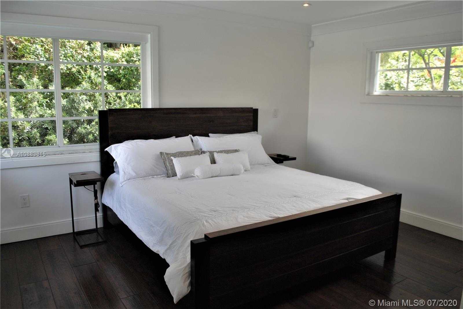 Small Image of 1208 San Miguel Ave, Coral Gables, FL 33134, USA Number 10