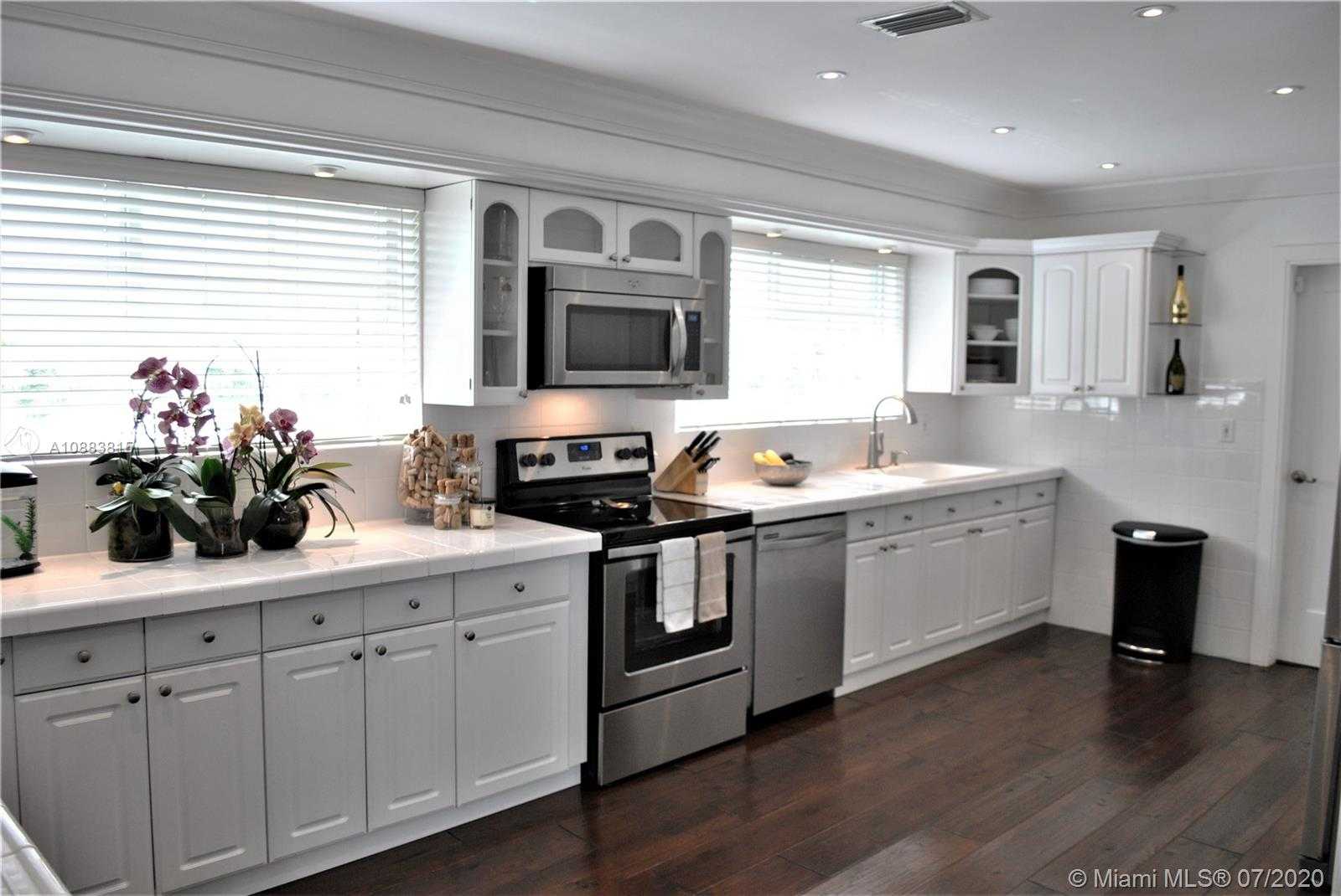 Small Image of 1208 San Miguel Ave, Coral Gables, FL 33134, USA Number 7