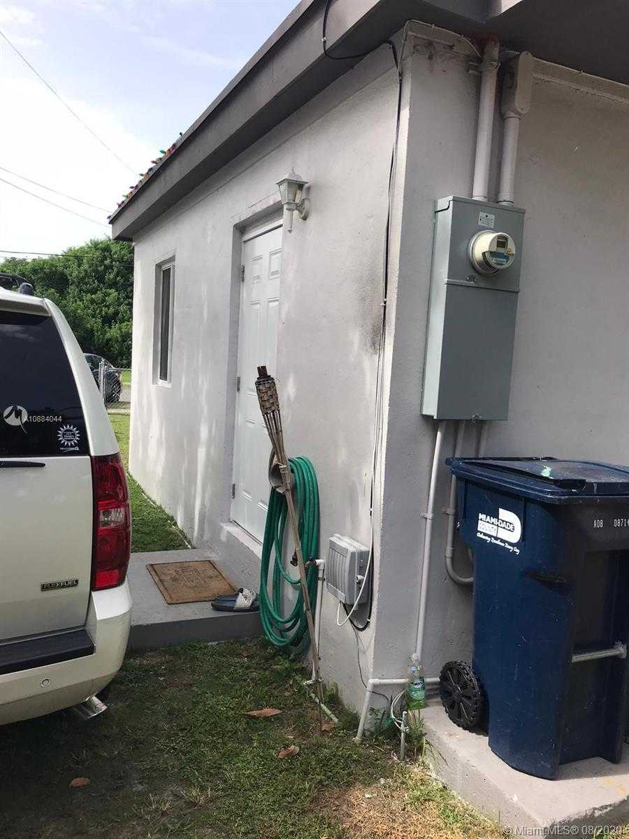 Small Image of 10228 SOUTH WEST 173 ST, Miami Number 11