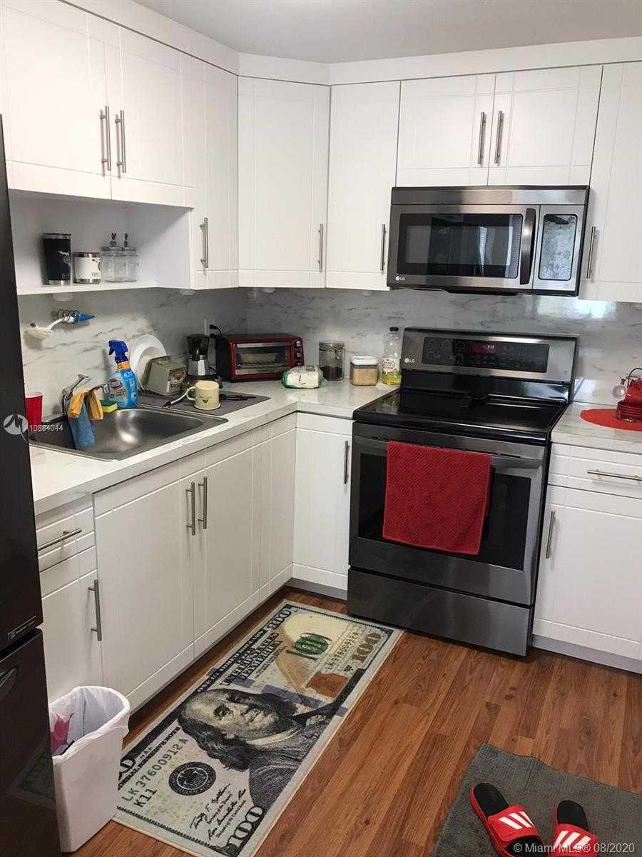 Small Image of 10228 SOUTH WEST 173 ST, Miami Number 19