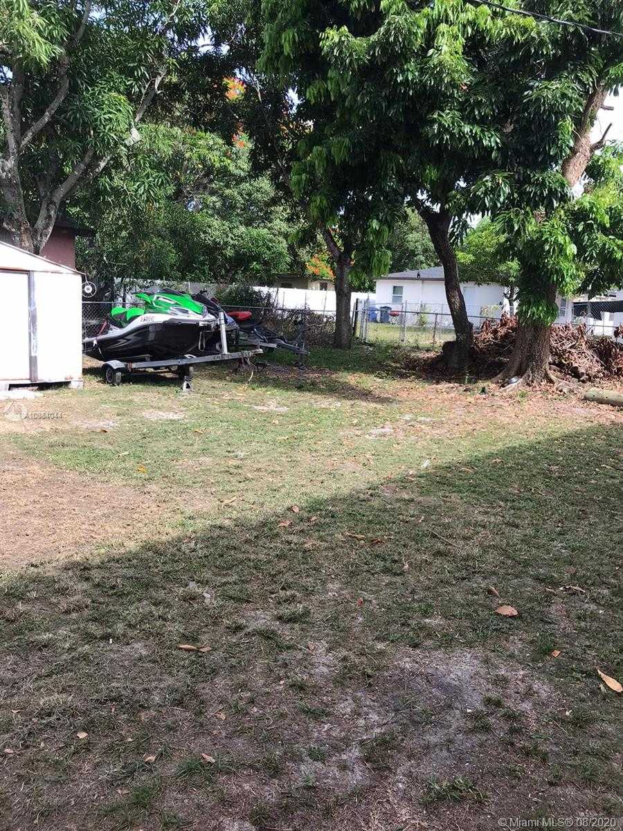 Small Image of 10228 SOUTH WEST 173 ST, Miami Number 2