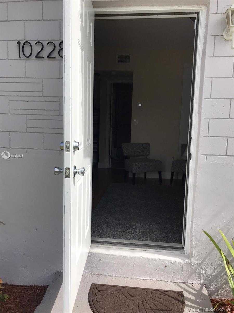 Small Image of 10228 SOUTH WEST 173 ST, Miami Number 23