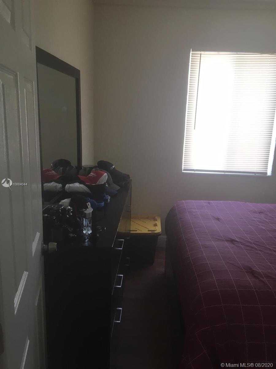 Small Image of 10228 SOUTH WEST 173 ST, Miami Number 27