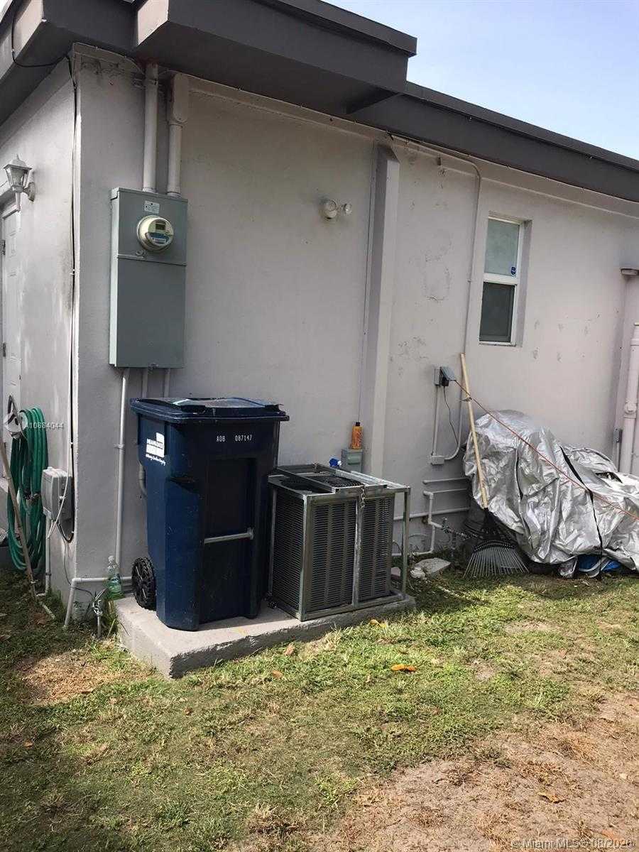 Small Image of 10228 SOUTH WEST 173 ST, Miami Number 5