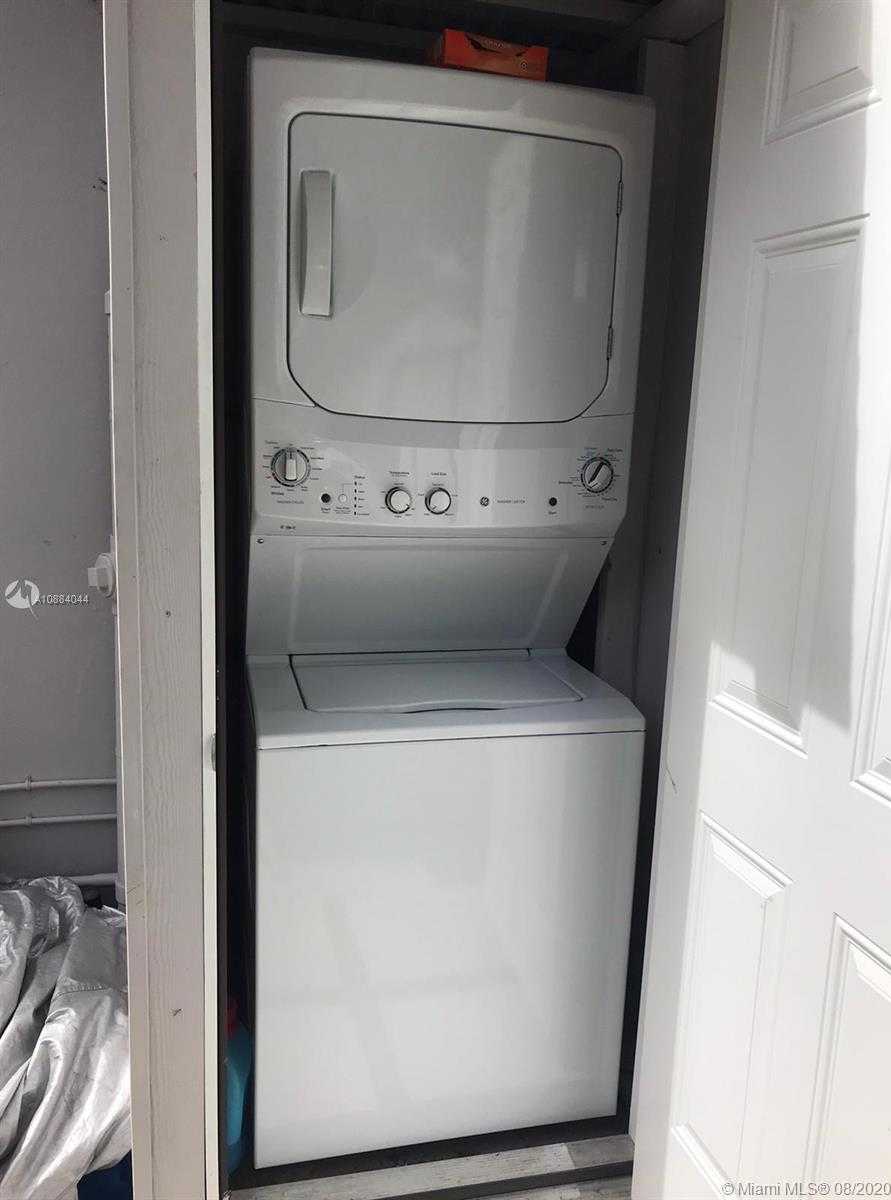 Small Image of 10228 SOUTH WEST 173 ST, Miami Number 7