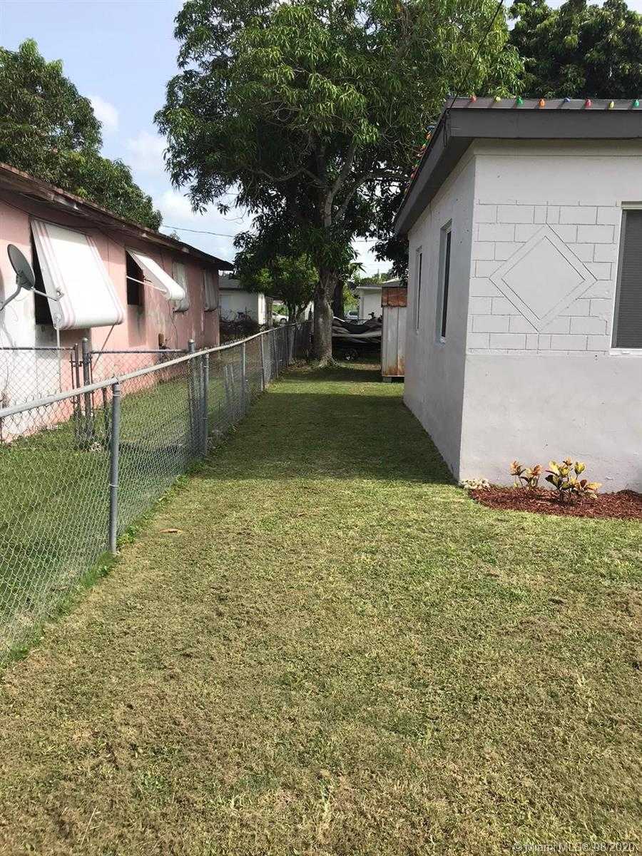 Small Image of 10228 SOUTH WEST 173 ST, Miami Number 8