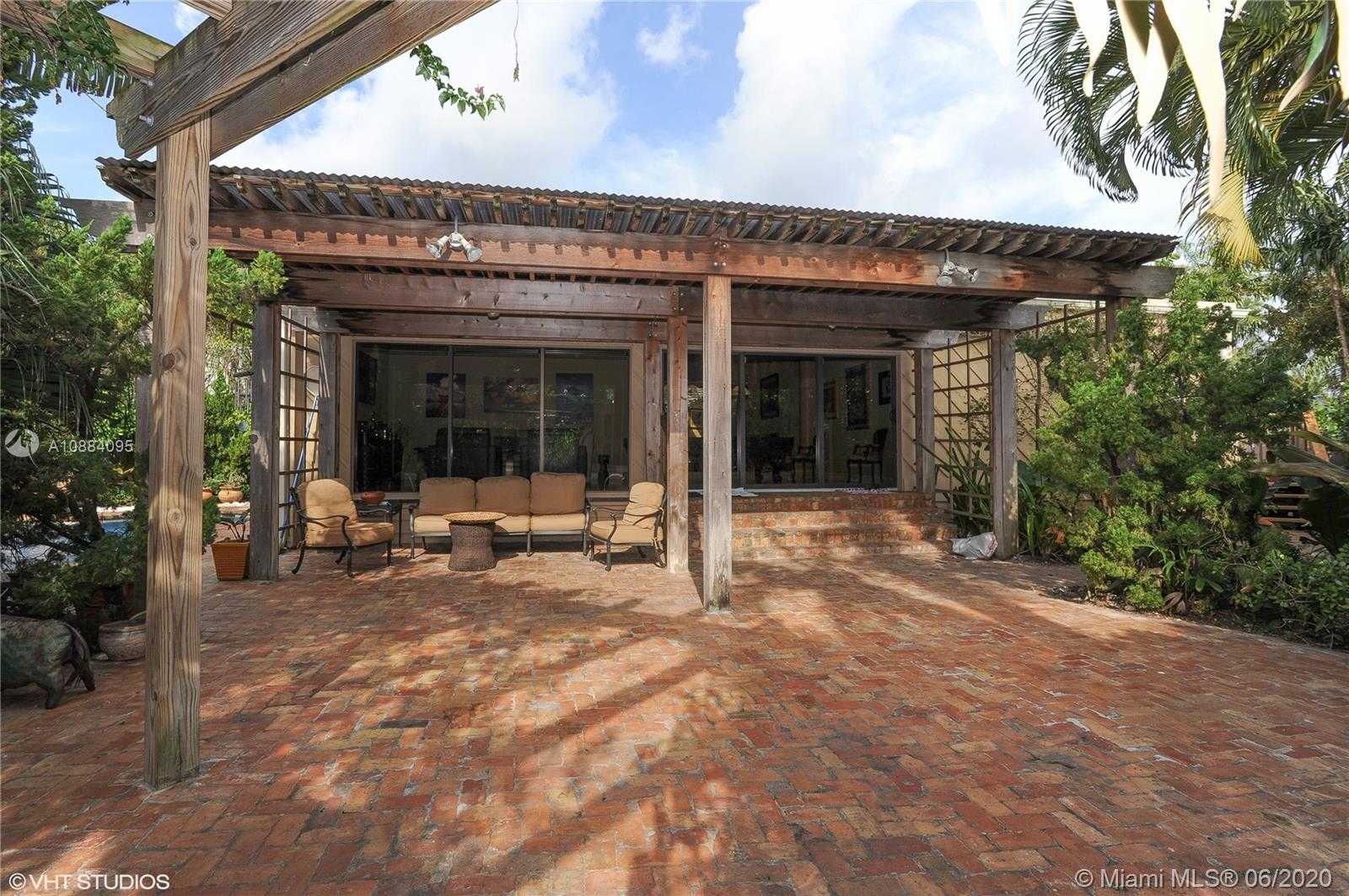 Small Image of 1260 97TH ST, Bay Harbor Islands Number 10