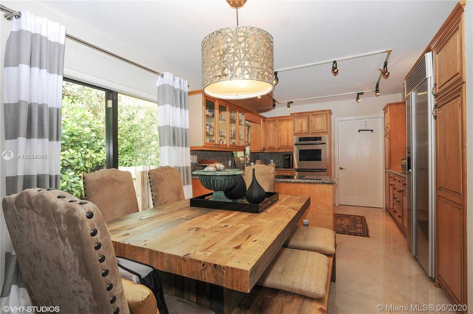 Small Image of 1260 97TH ST, Bay Harbor Islands Number 3