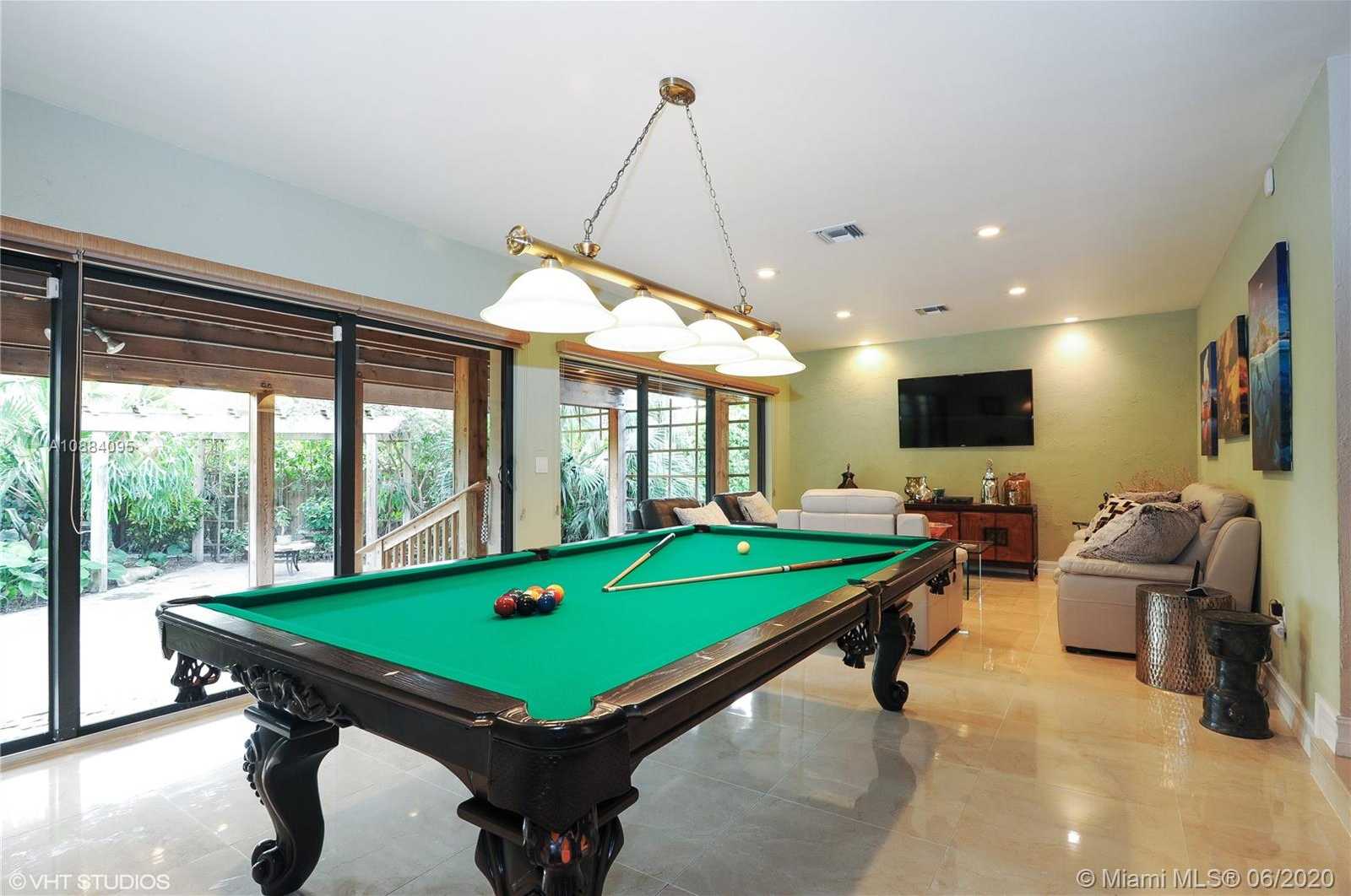 Small Image of 1260 97TH ST, Bay Harbor Islands Number 4