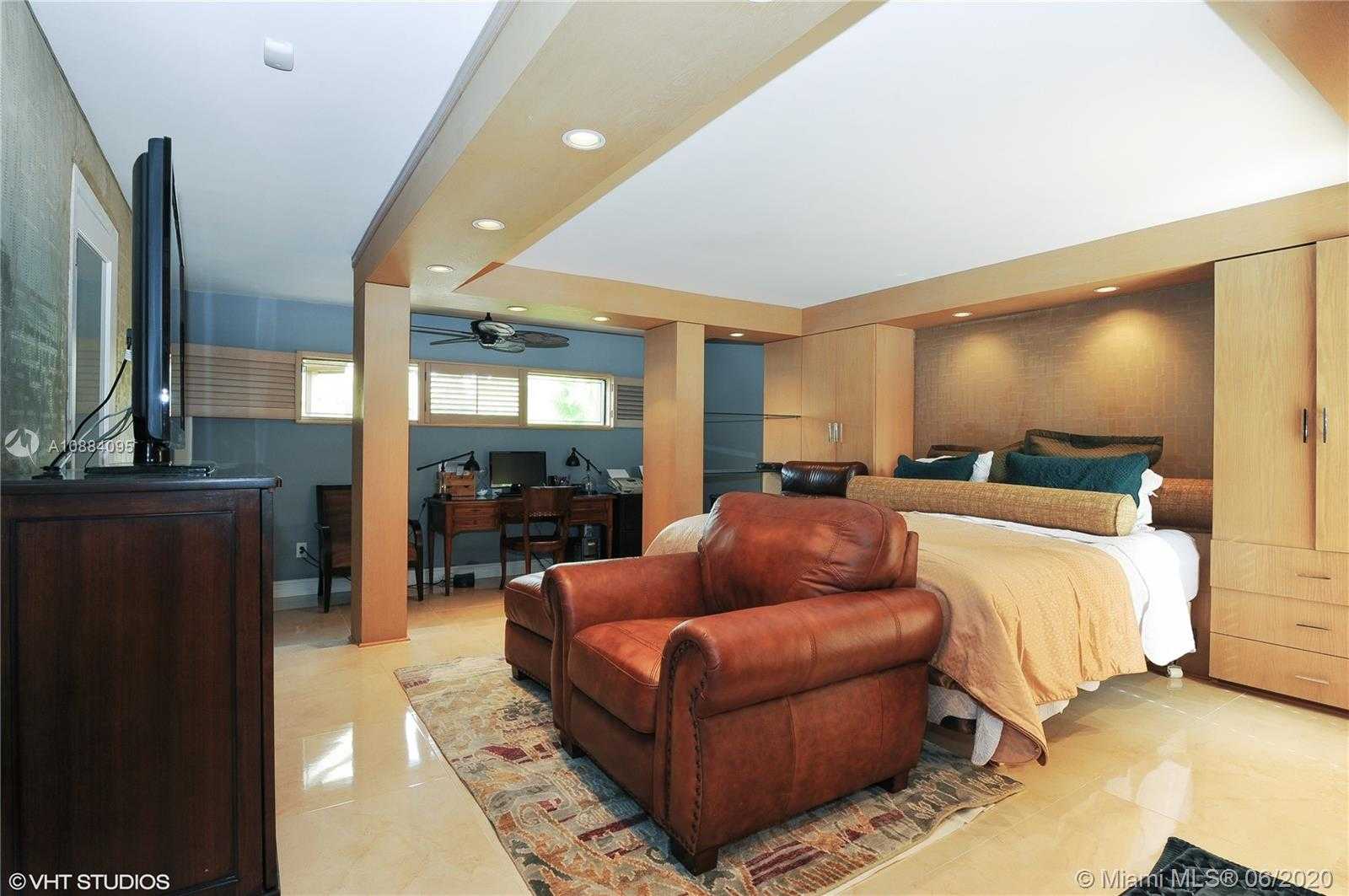 Small Image of 1260 97TH ST, Bay Harbor Islands Number 7
