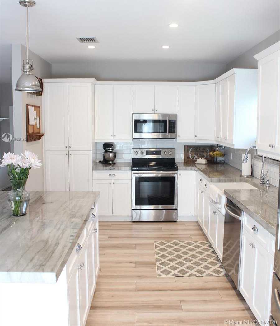 Small Image of 16389 NORTH WEST 88TH PATH, Miami Lakes Number 13