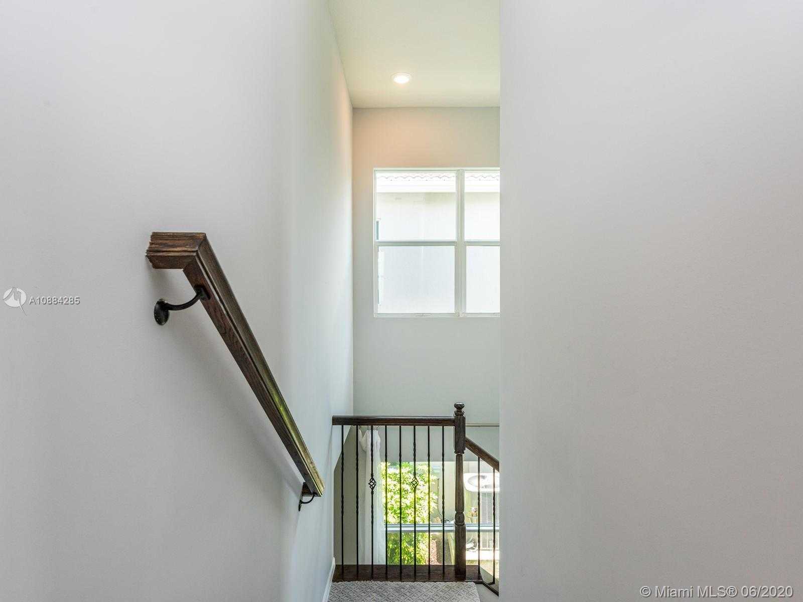 Small Image of 1426 PONGAM TER, Hollywood Number 27